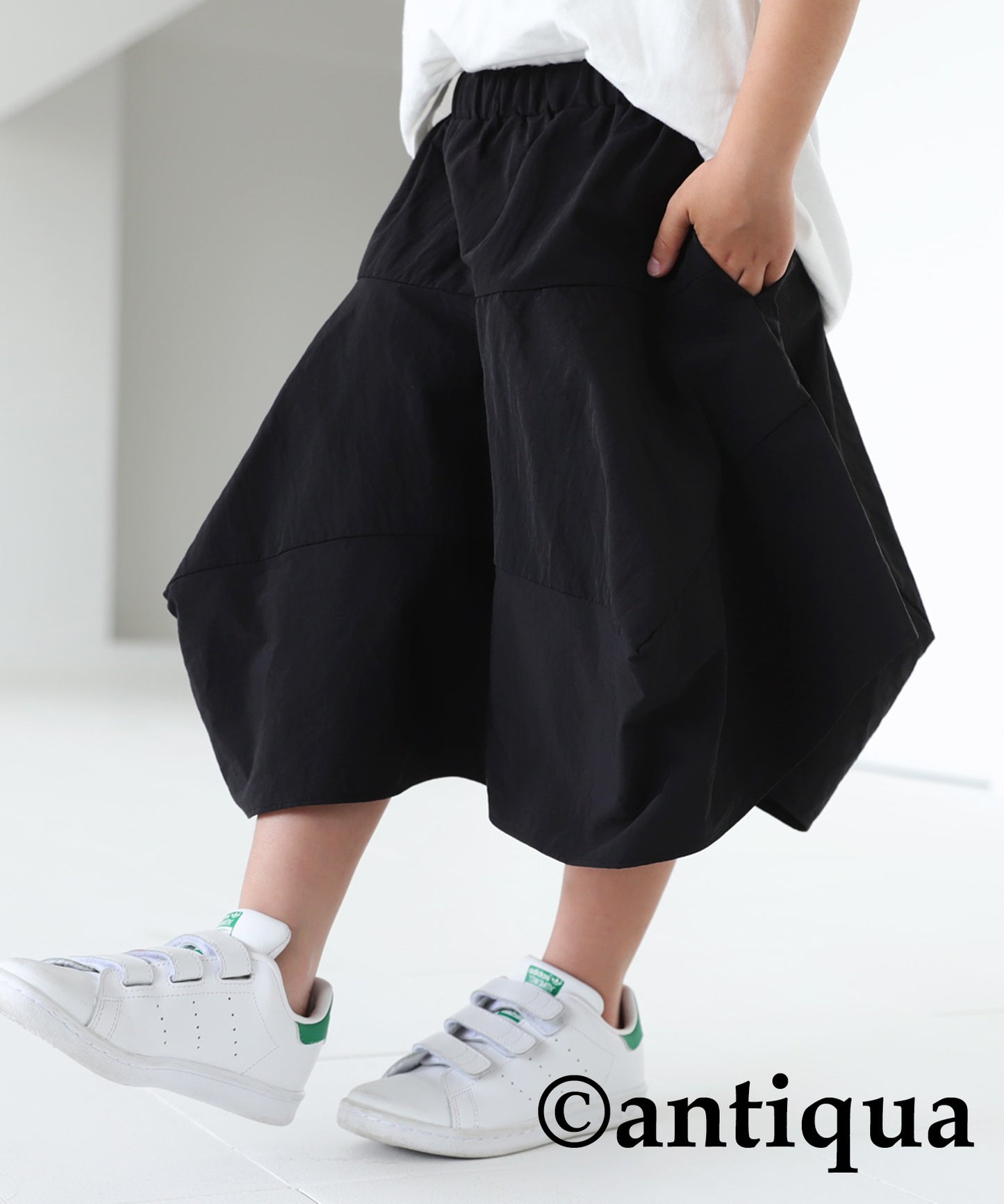 Deformation panel design skirt Kids