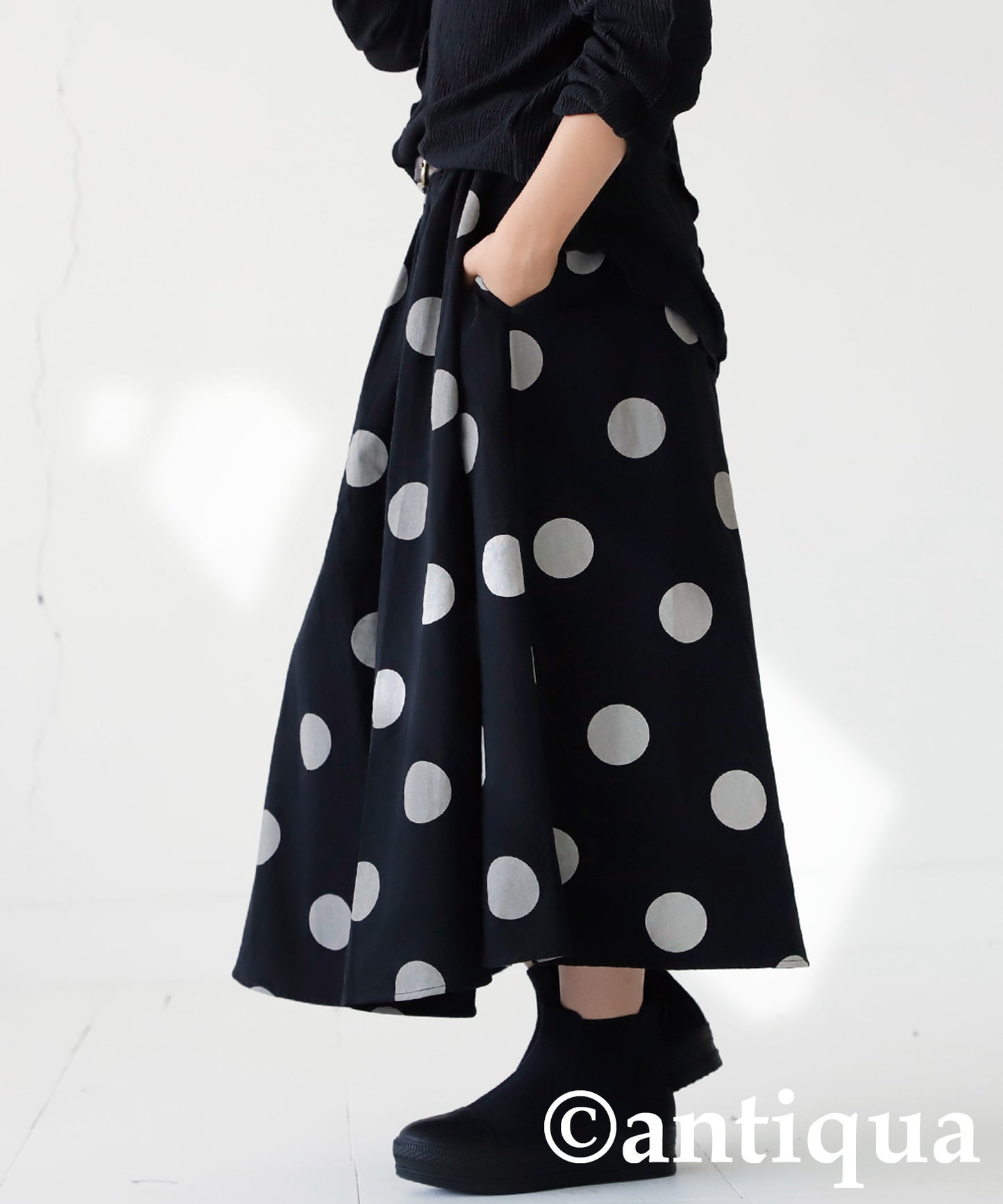 Kids flare skirt dot pattern