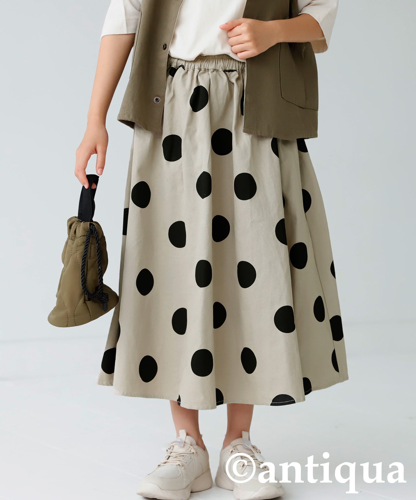 Kids flare skirt dot pattern