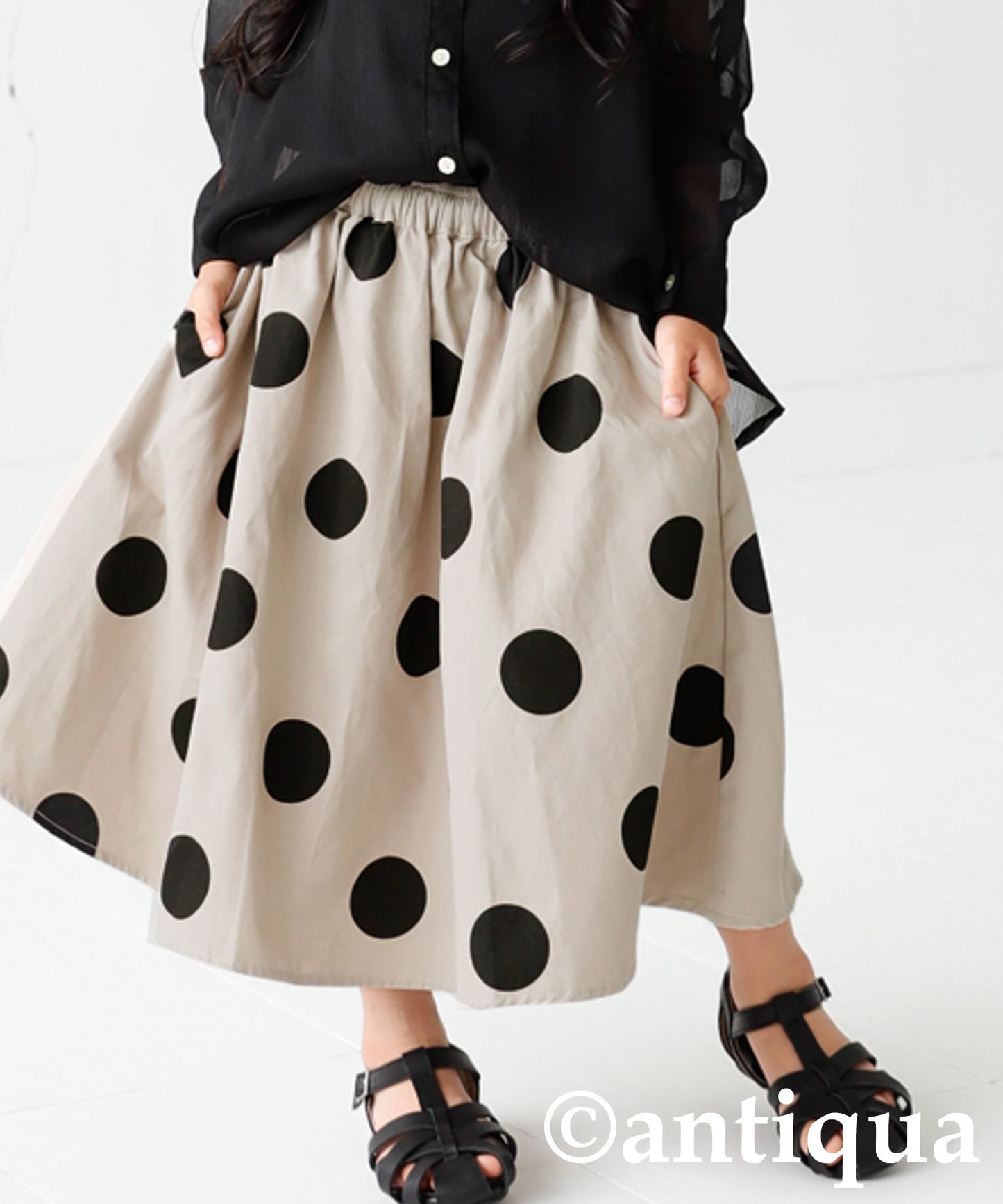 Kids flare skirt dot pattern