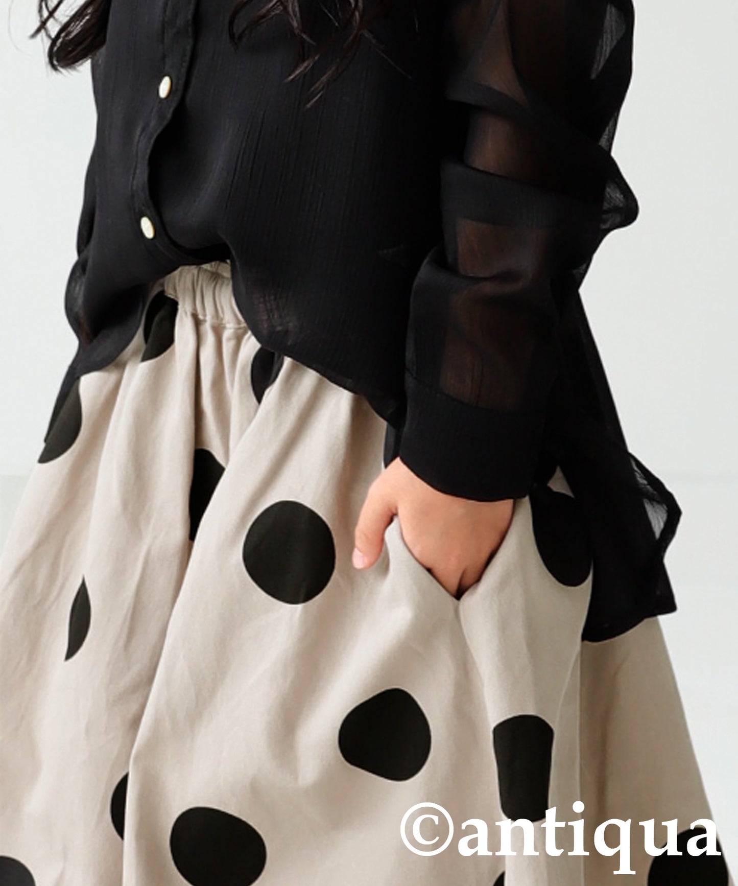 Kids flare skirt dot pattern