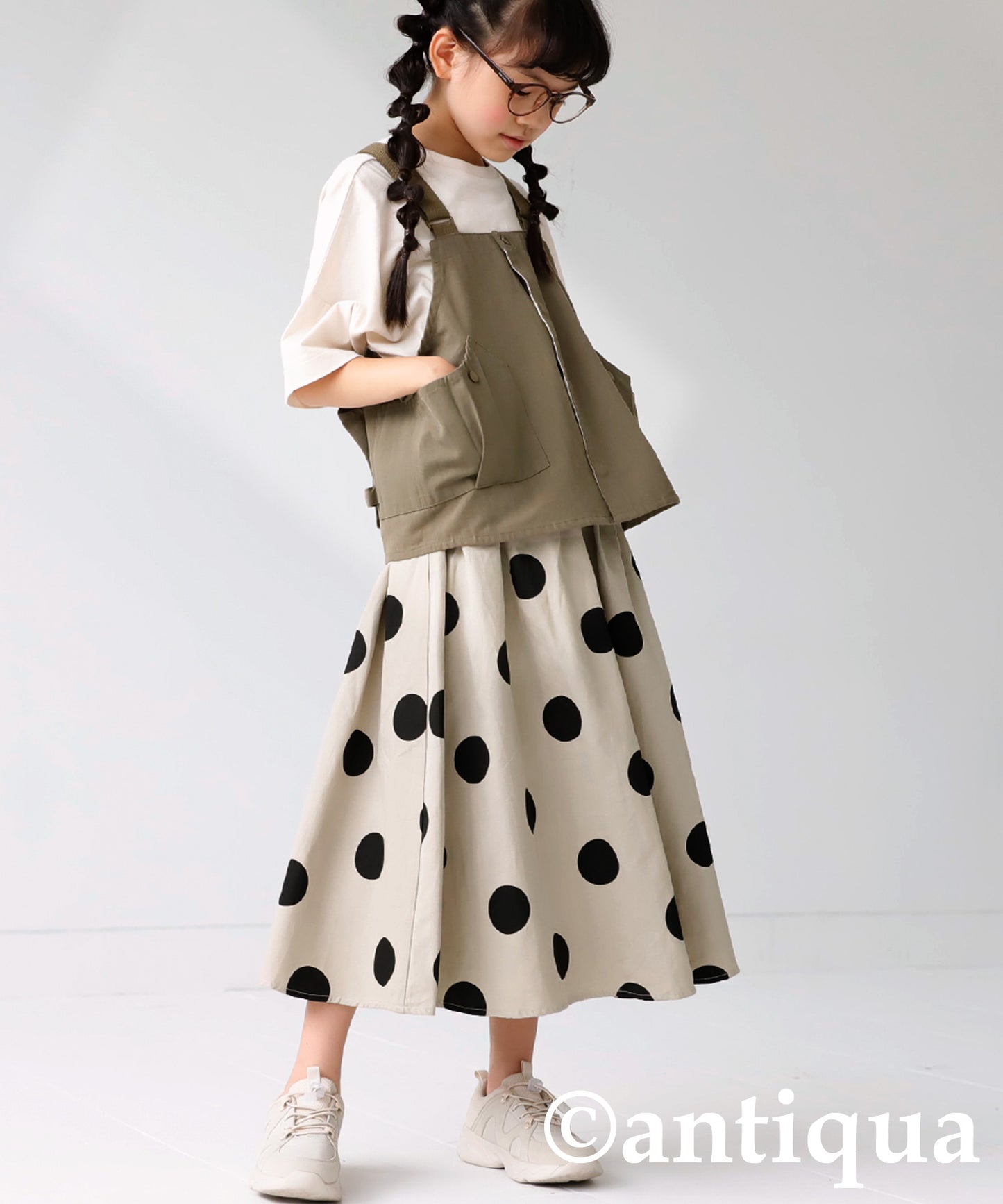 Kids flare skirt dot pattern