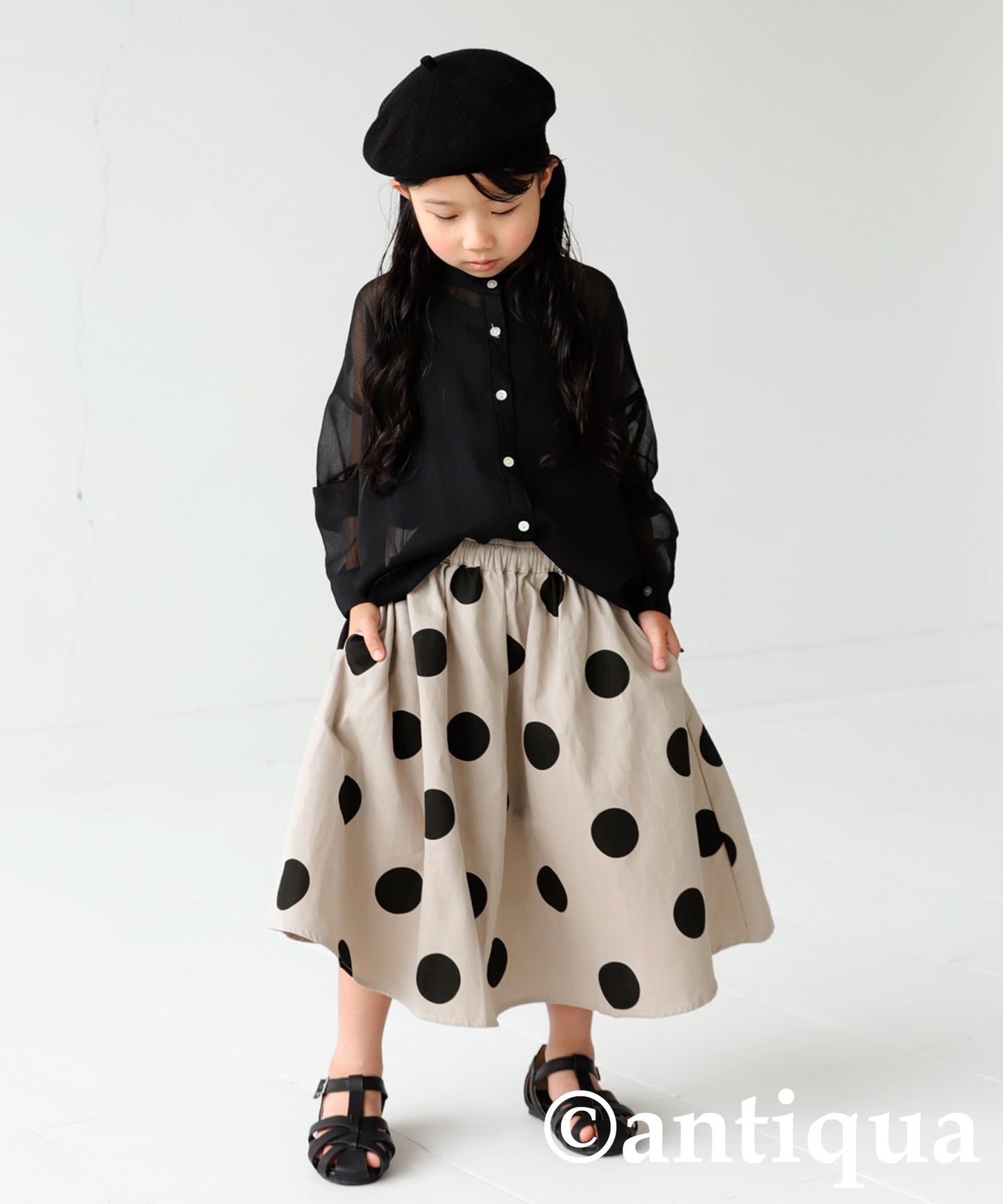 Kids flare skirt dot pattern