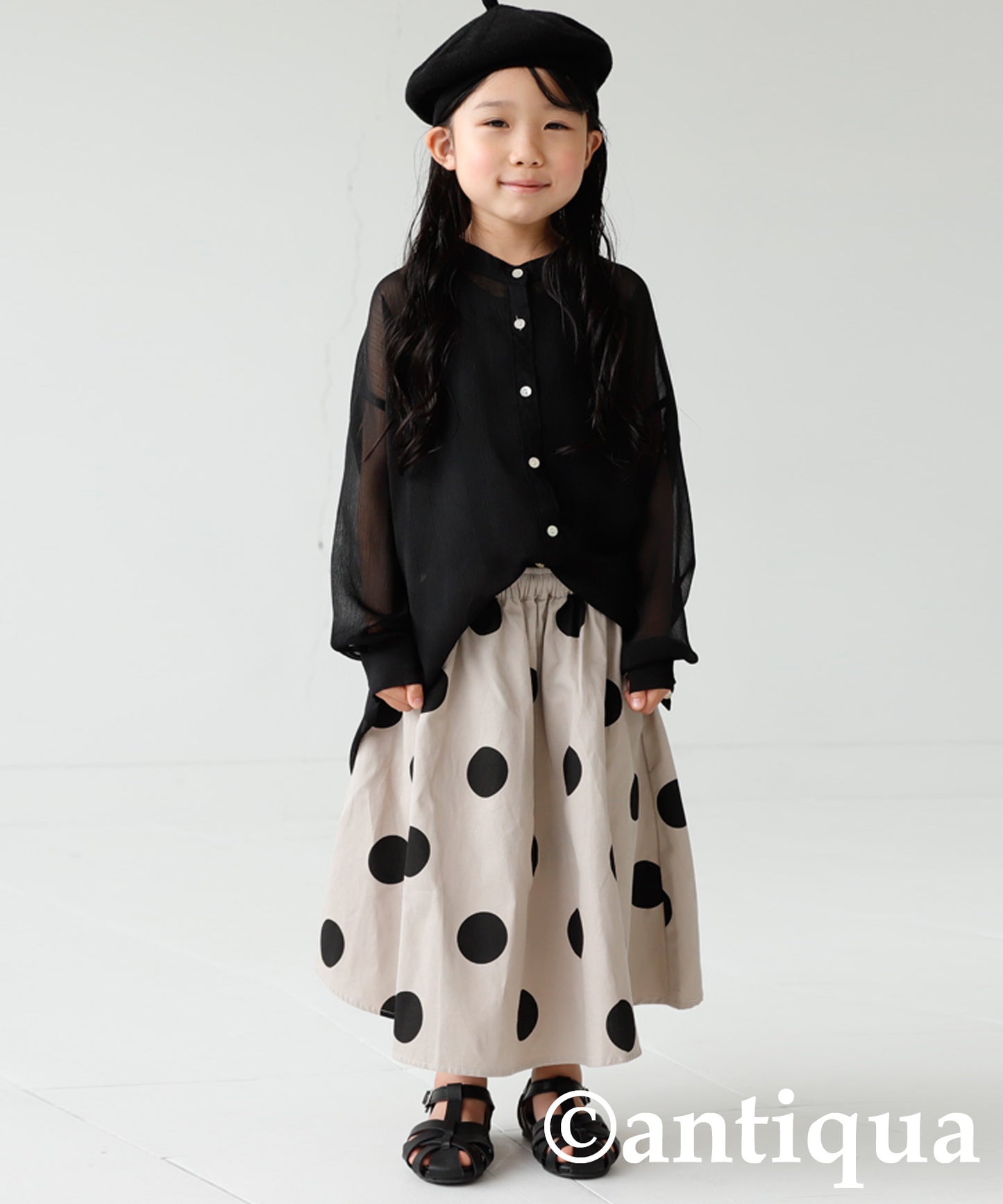 Kids flare skirt dot pattern