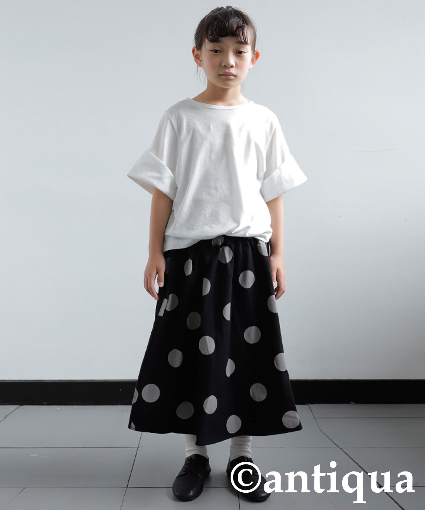 Kids flare skirt dot pattern