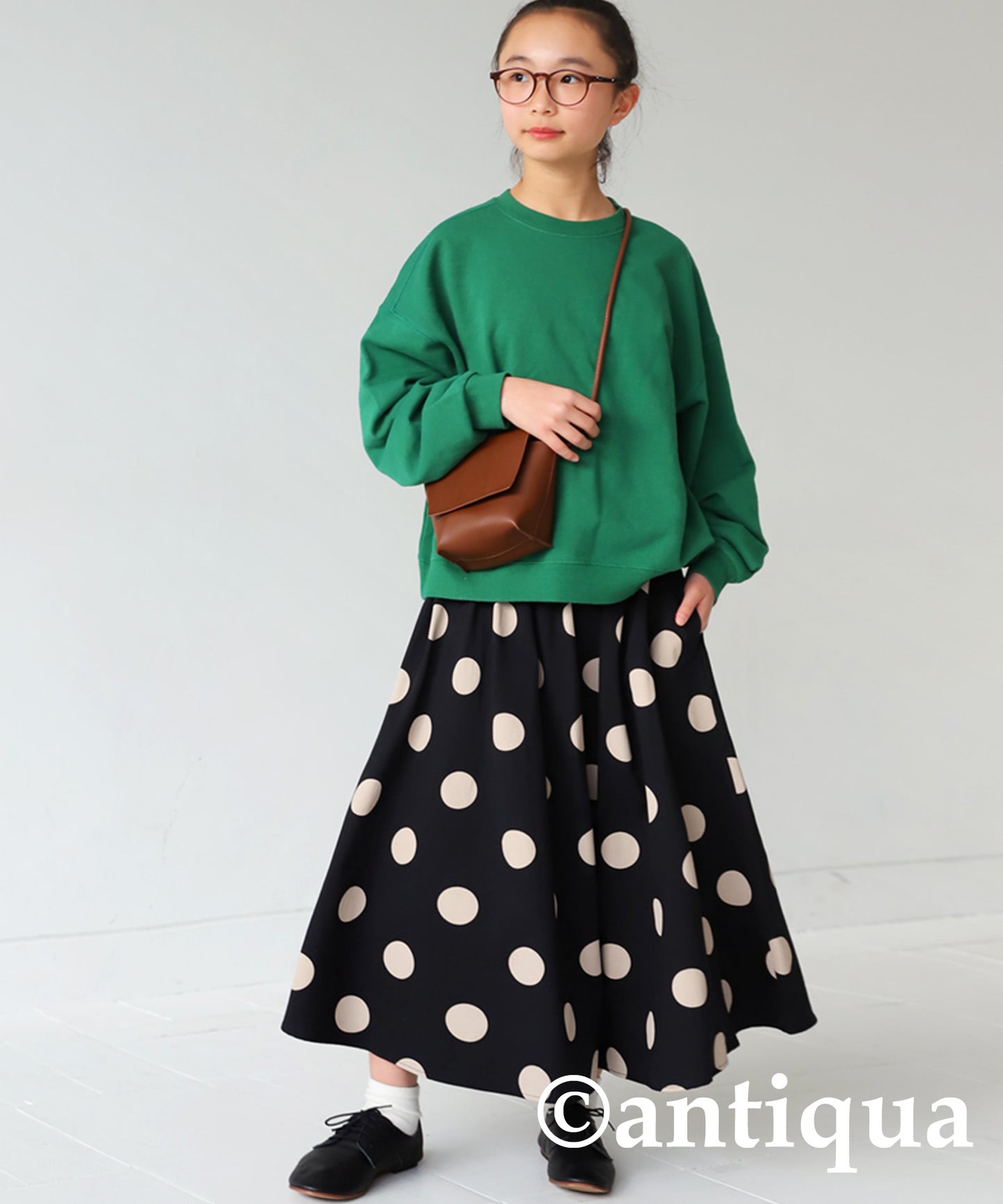 Kids flare skirt dot pattern