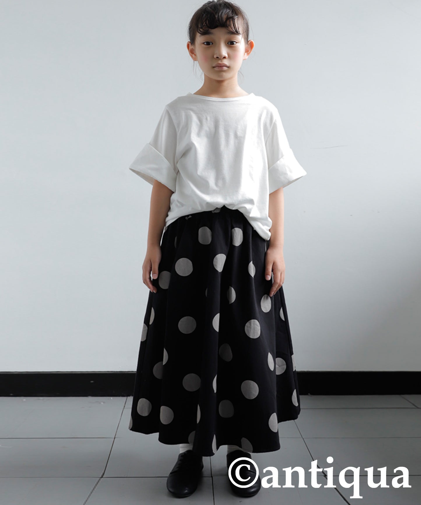 Kids flare skirt dot pattern