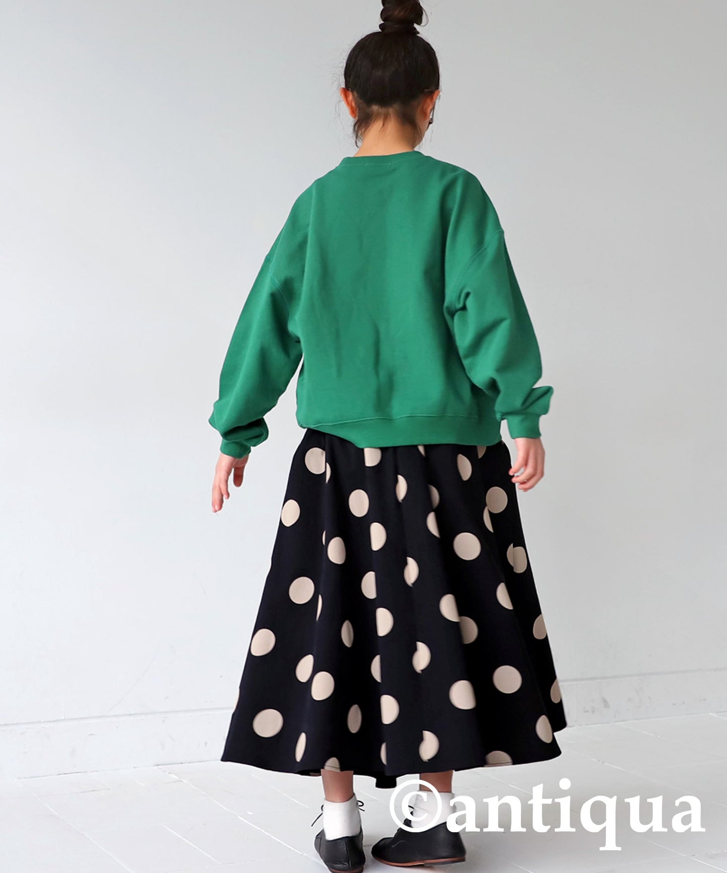 Kids flare skirt dot pattern