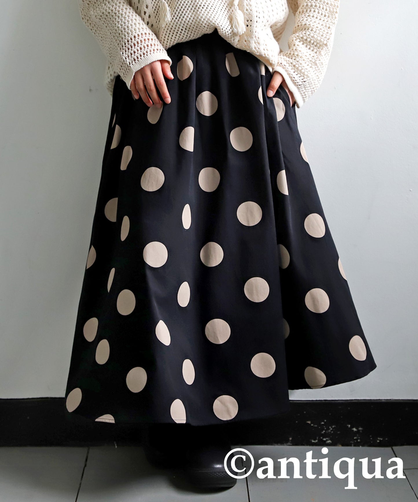 Kids flare skirt dot pattern