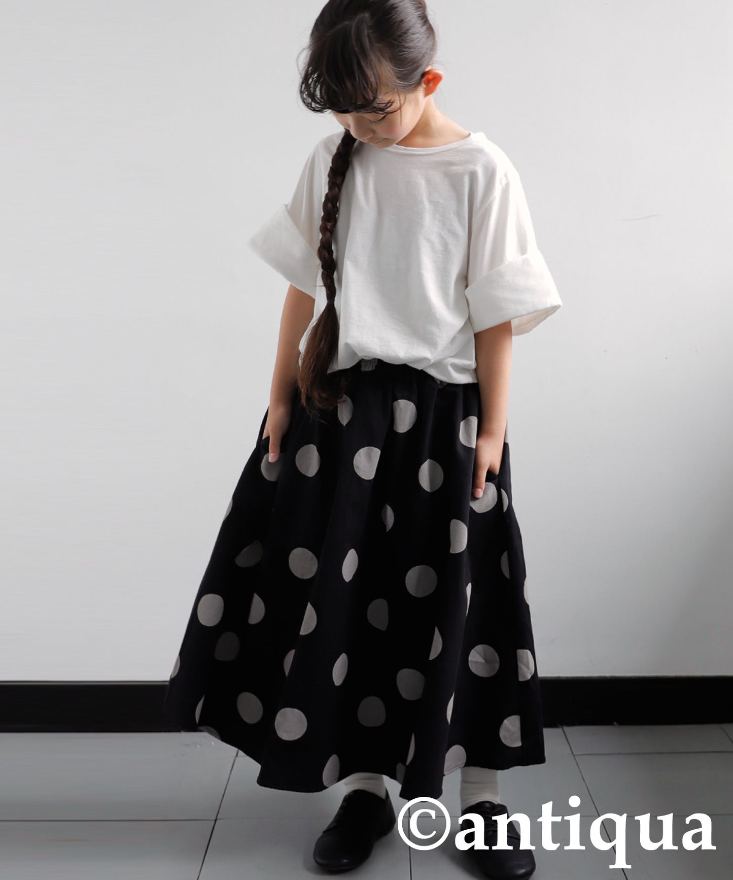 Kids flare skirt dot pattern