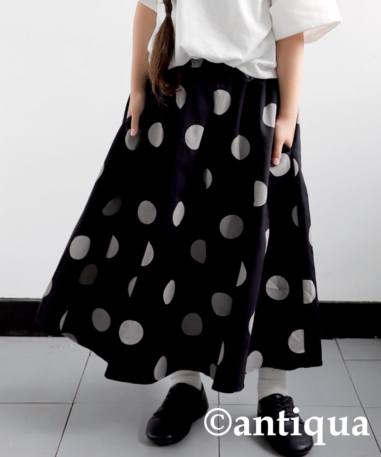 Kids flare skirt dot pattern