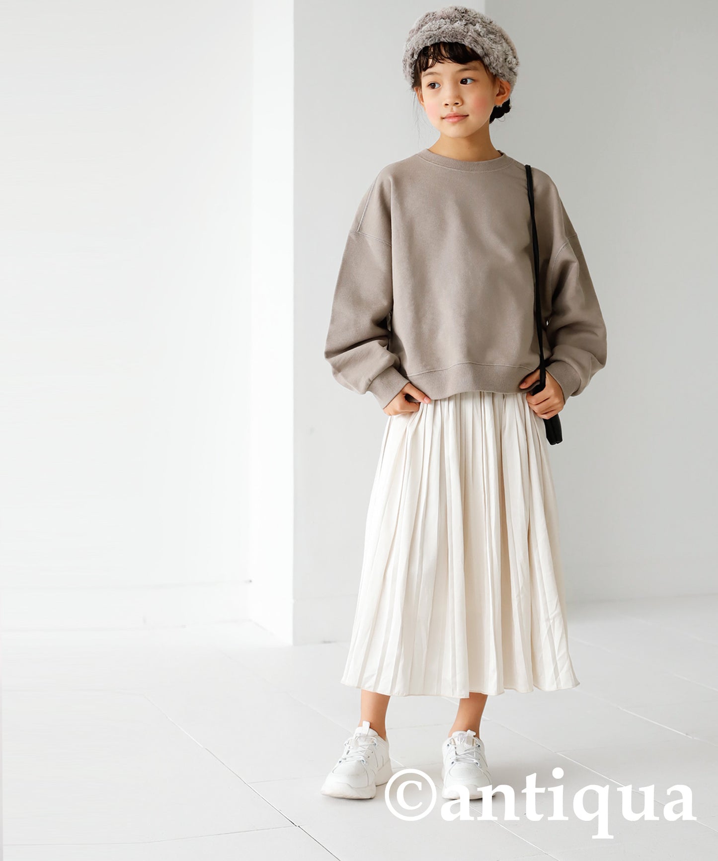 100% Cotton Basic Silhouette Sweatshirt Junior