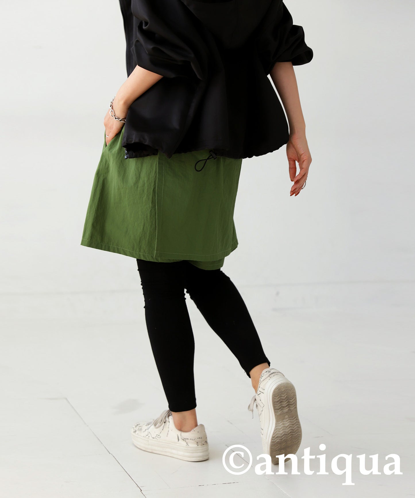 Water -repellent Ladies skirt for amphibious