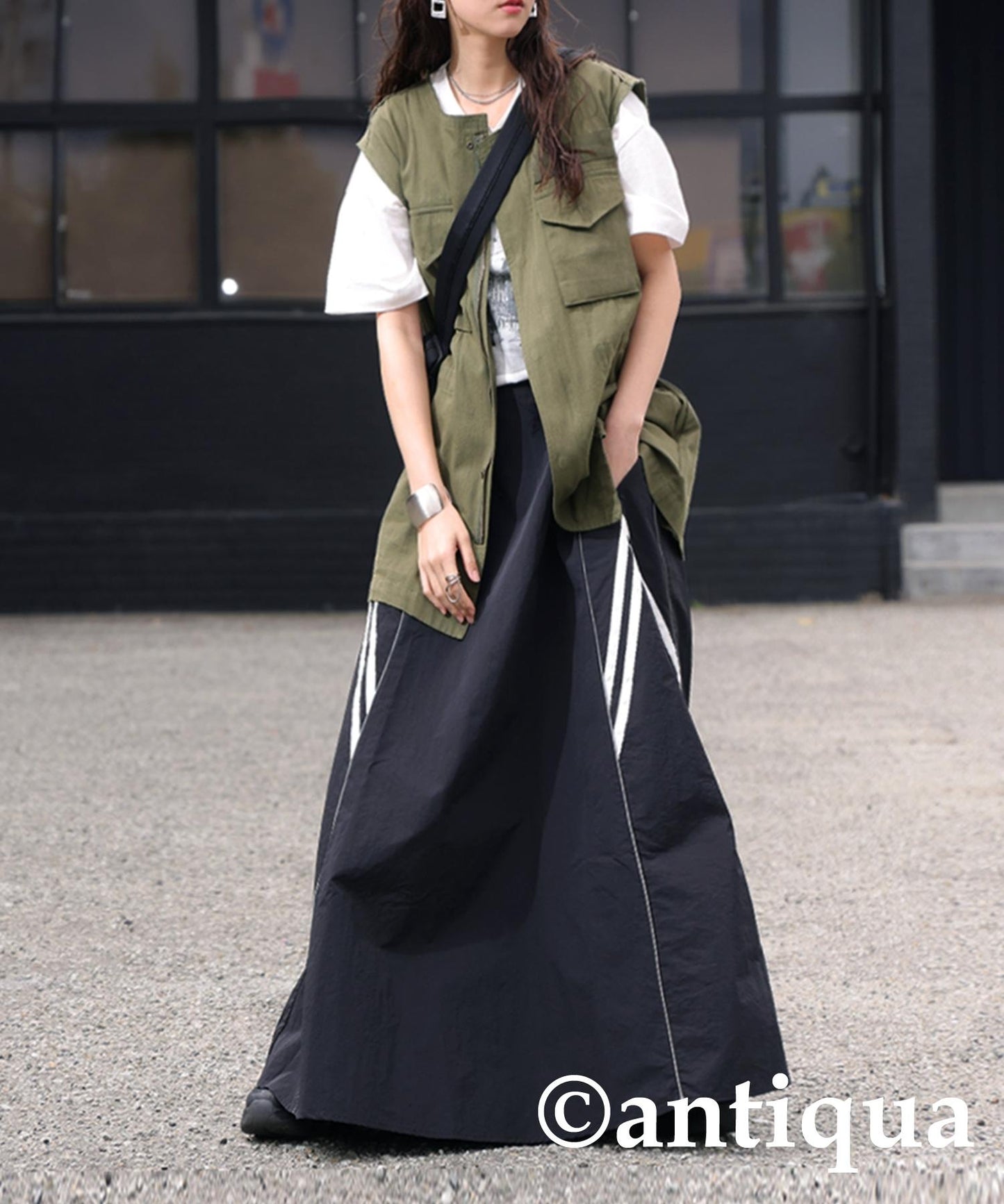 Ladies Skirt with Water Repellent Line