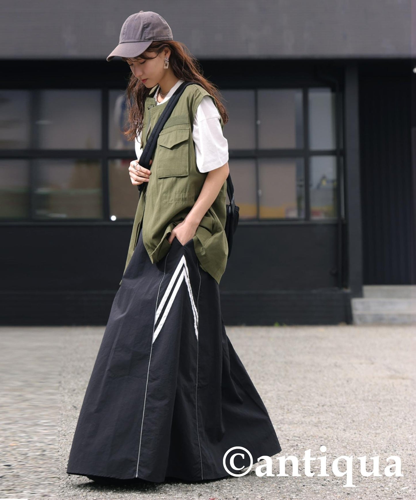 Ladies Skirt with Water Repellent Line