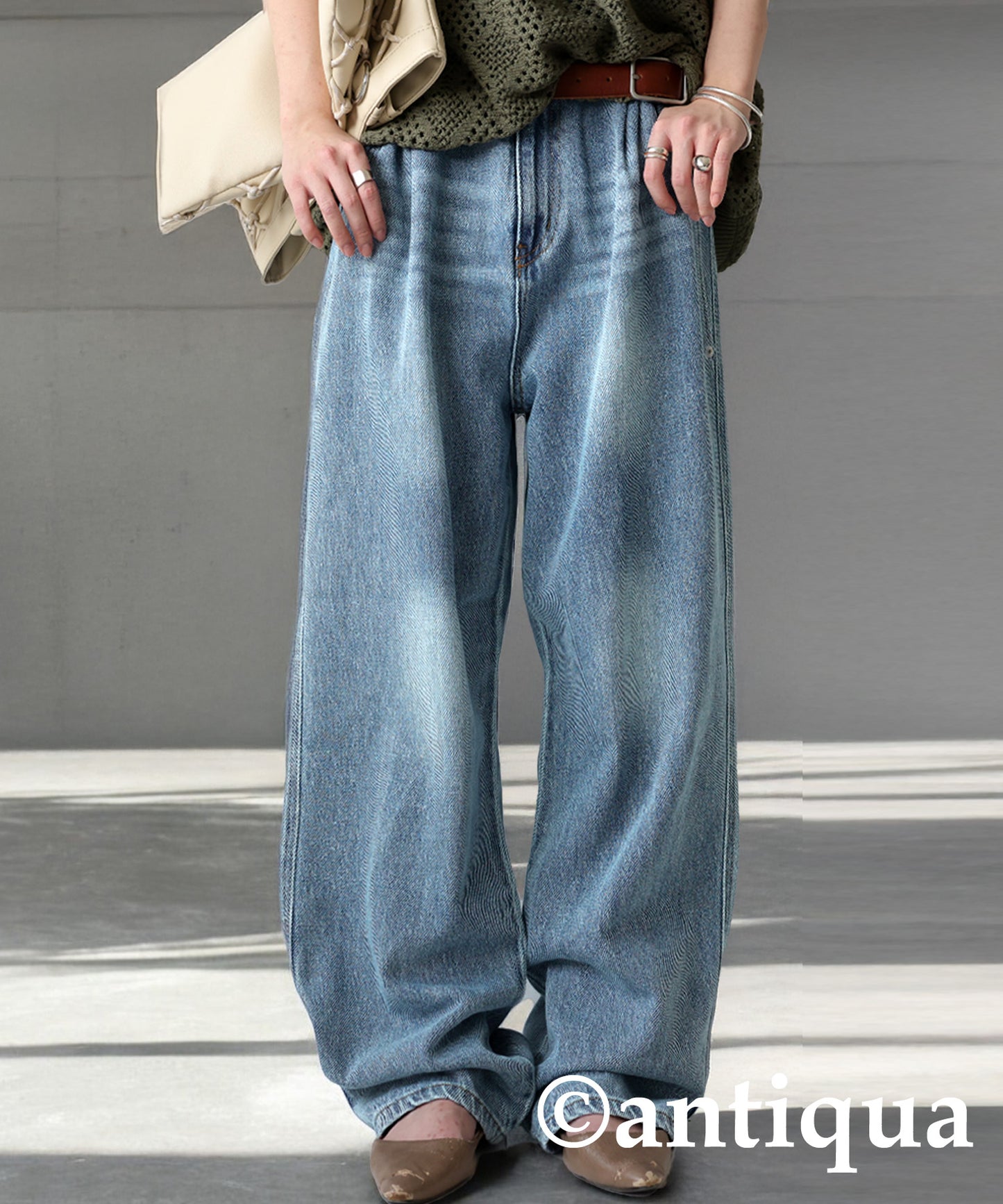 Color Faded Tuck Denim Ladies