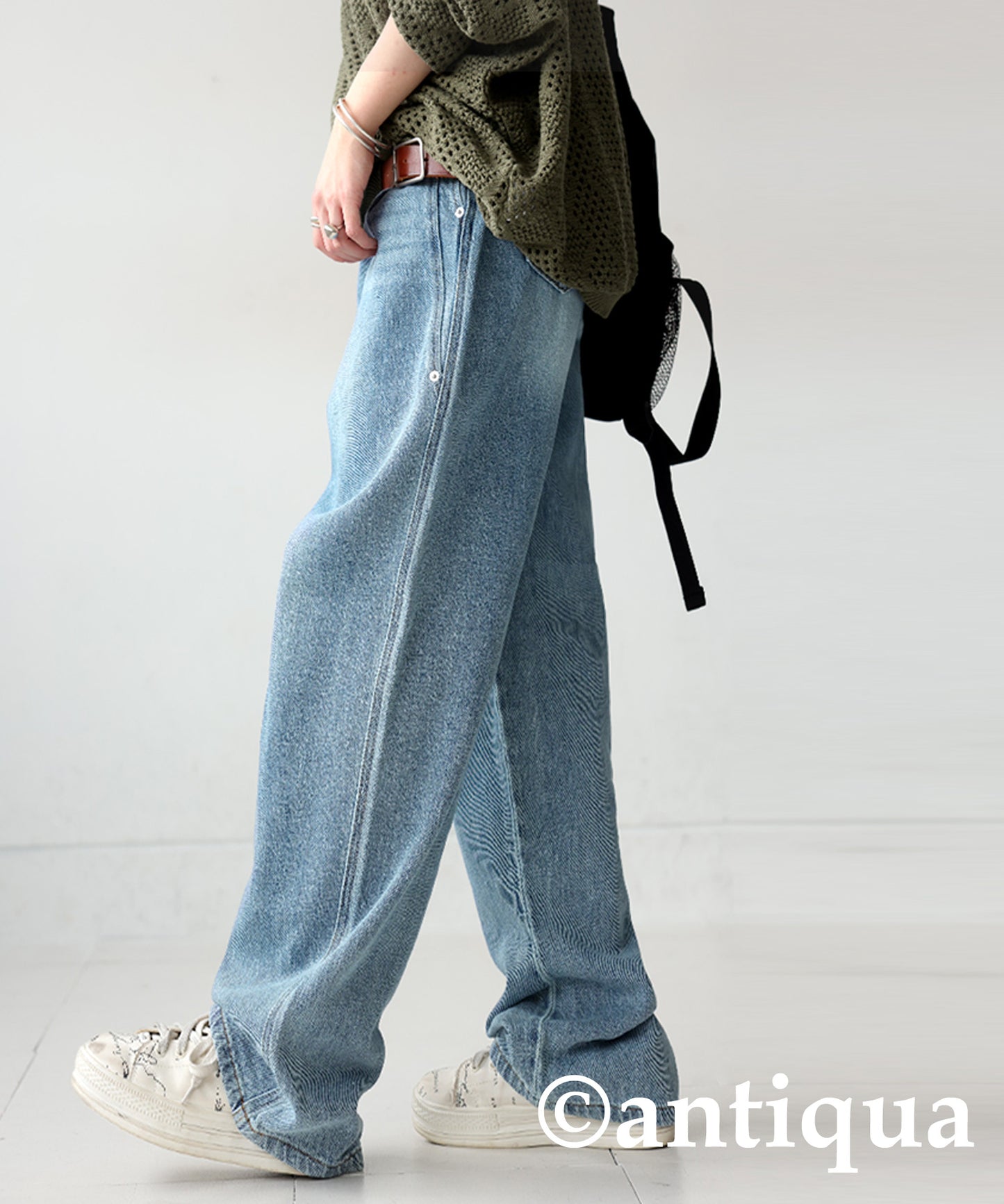 Color Faded Tuck Denim Ladies