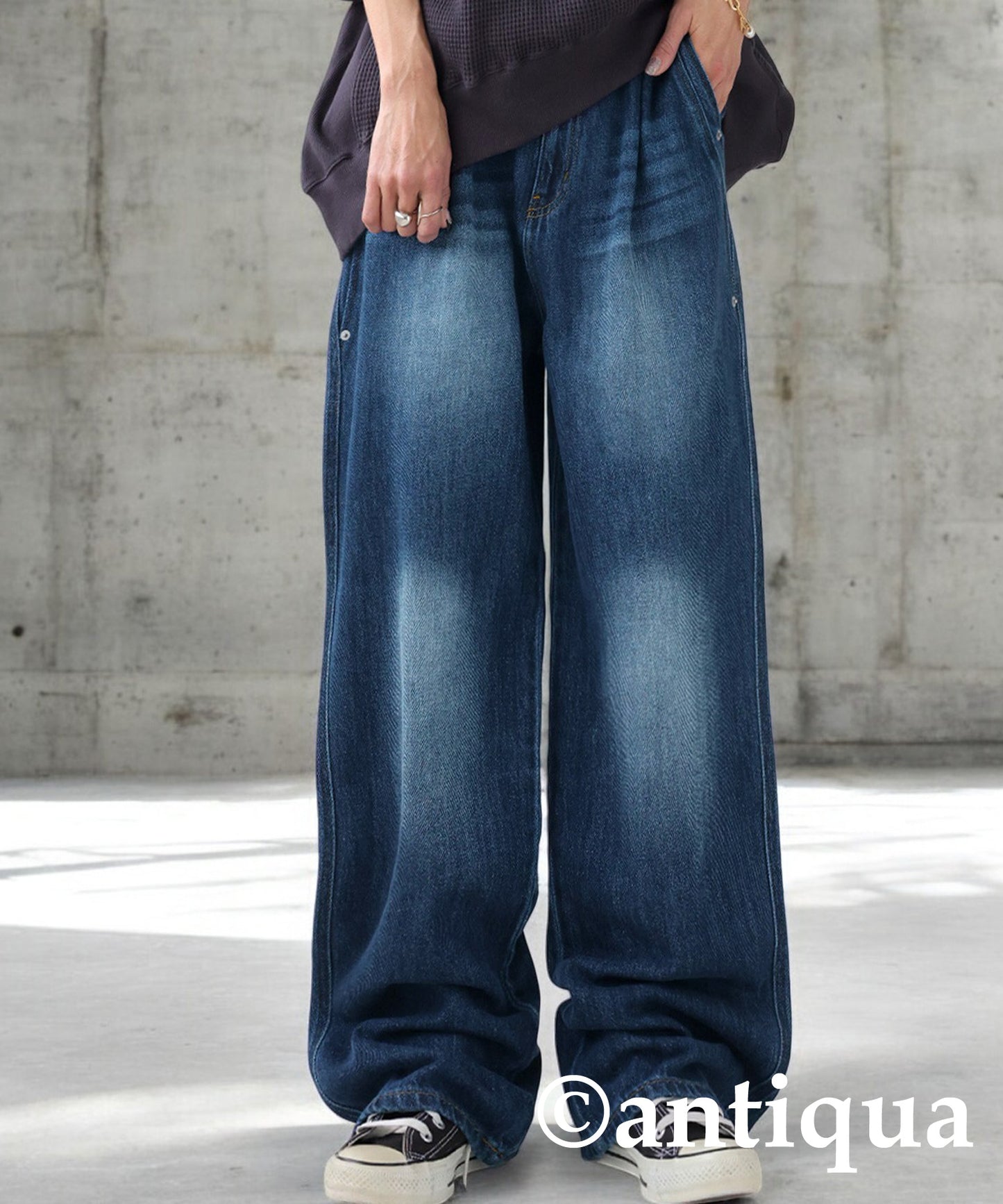 Color Faded Tuck Denim Ladies