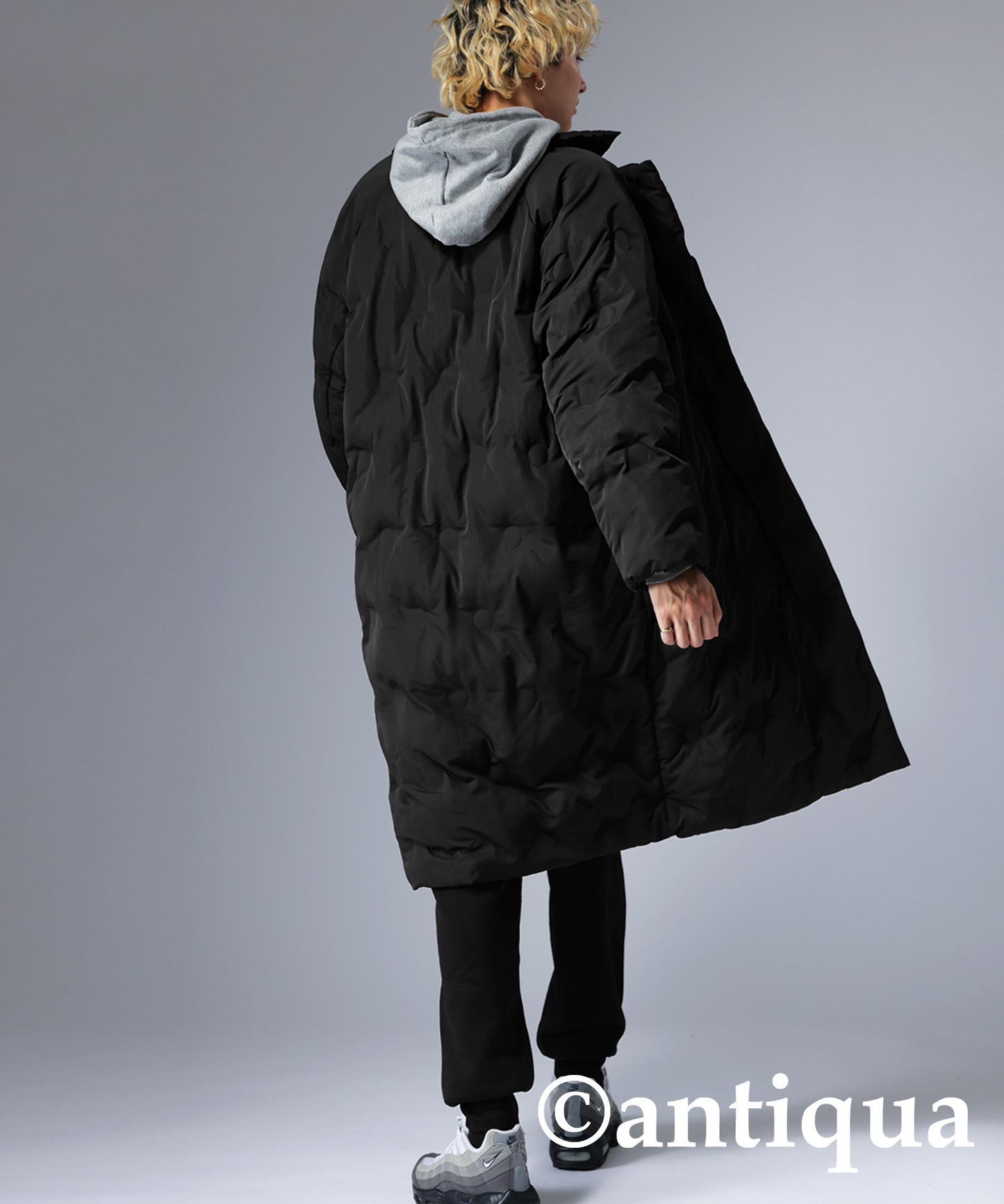 Men's quilting coat used volcanic rocks for batting