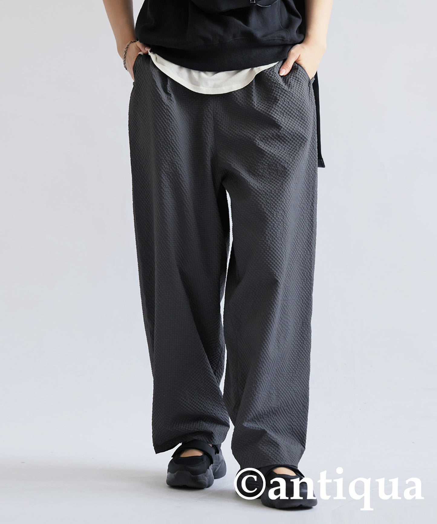 Ripple Finish Tuck Pants Ladies