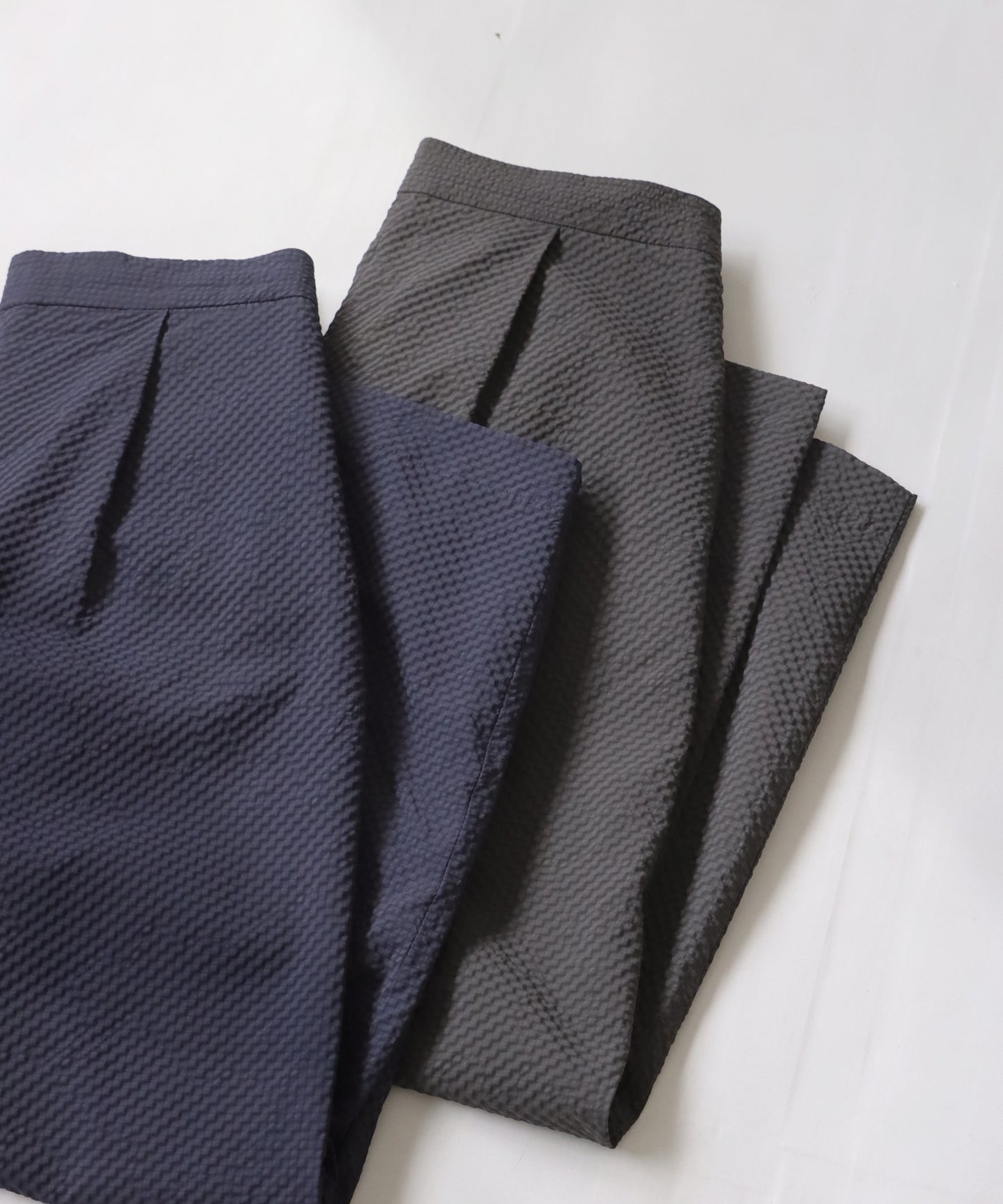 Ripple Finish Tuck Pants Ladies