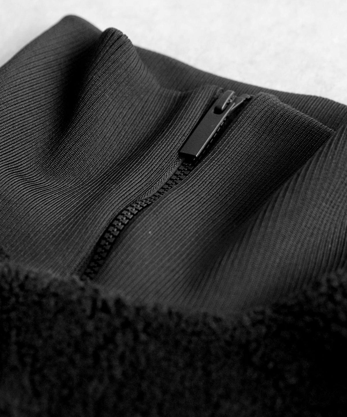 Mixed-Material Docking Boa Long Coat Ladies