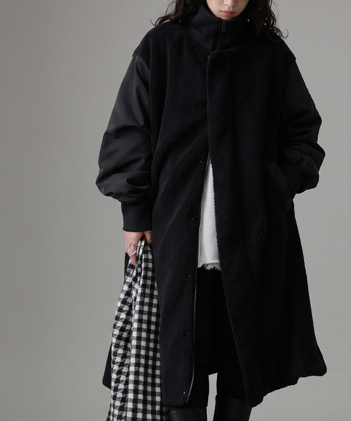 Mixed-Material Docking Boa Long Coat Ladies