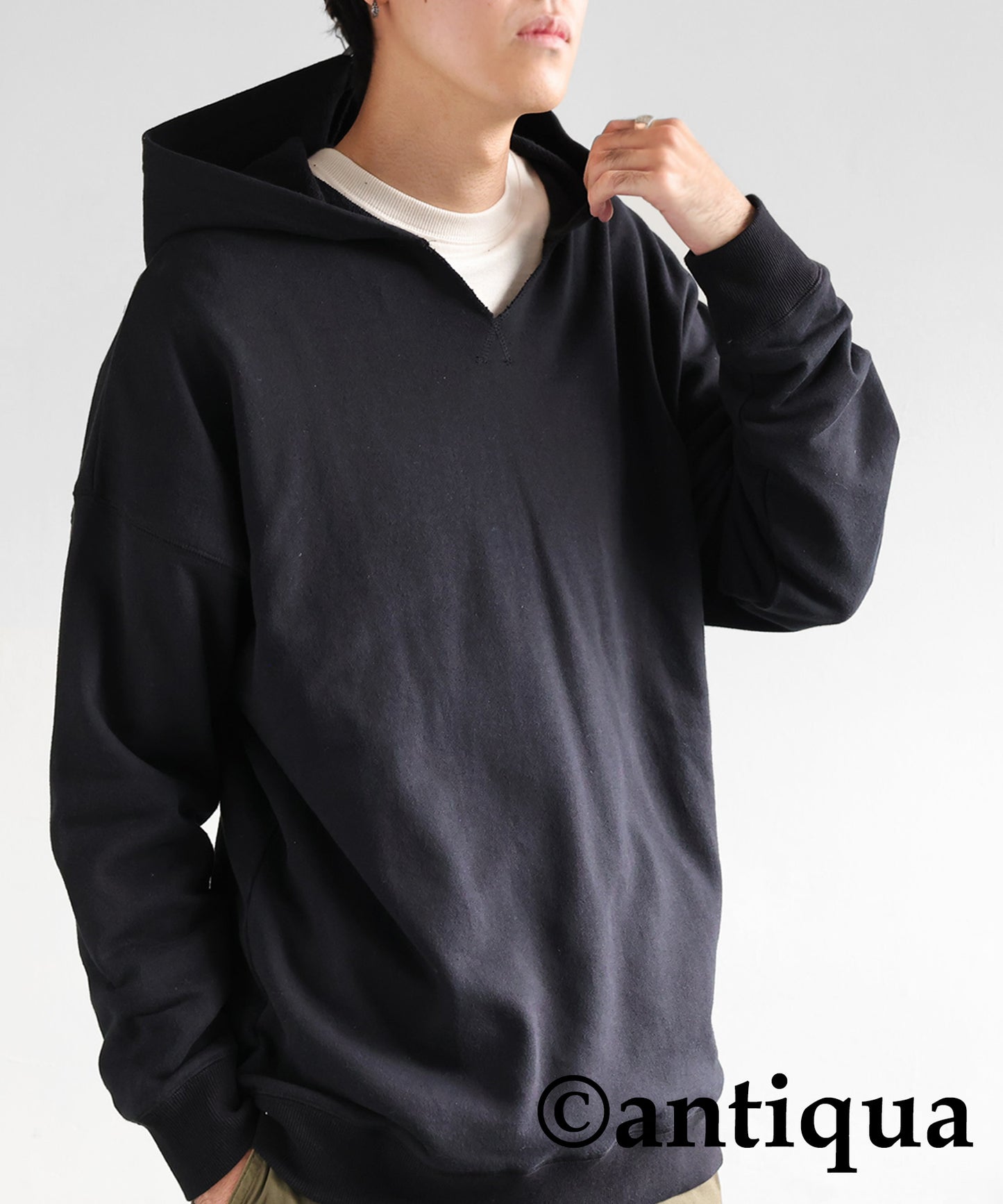 Men's hoodie slit neck wide range of color variations