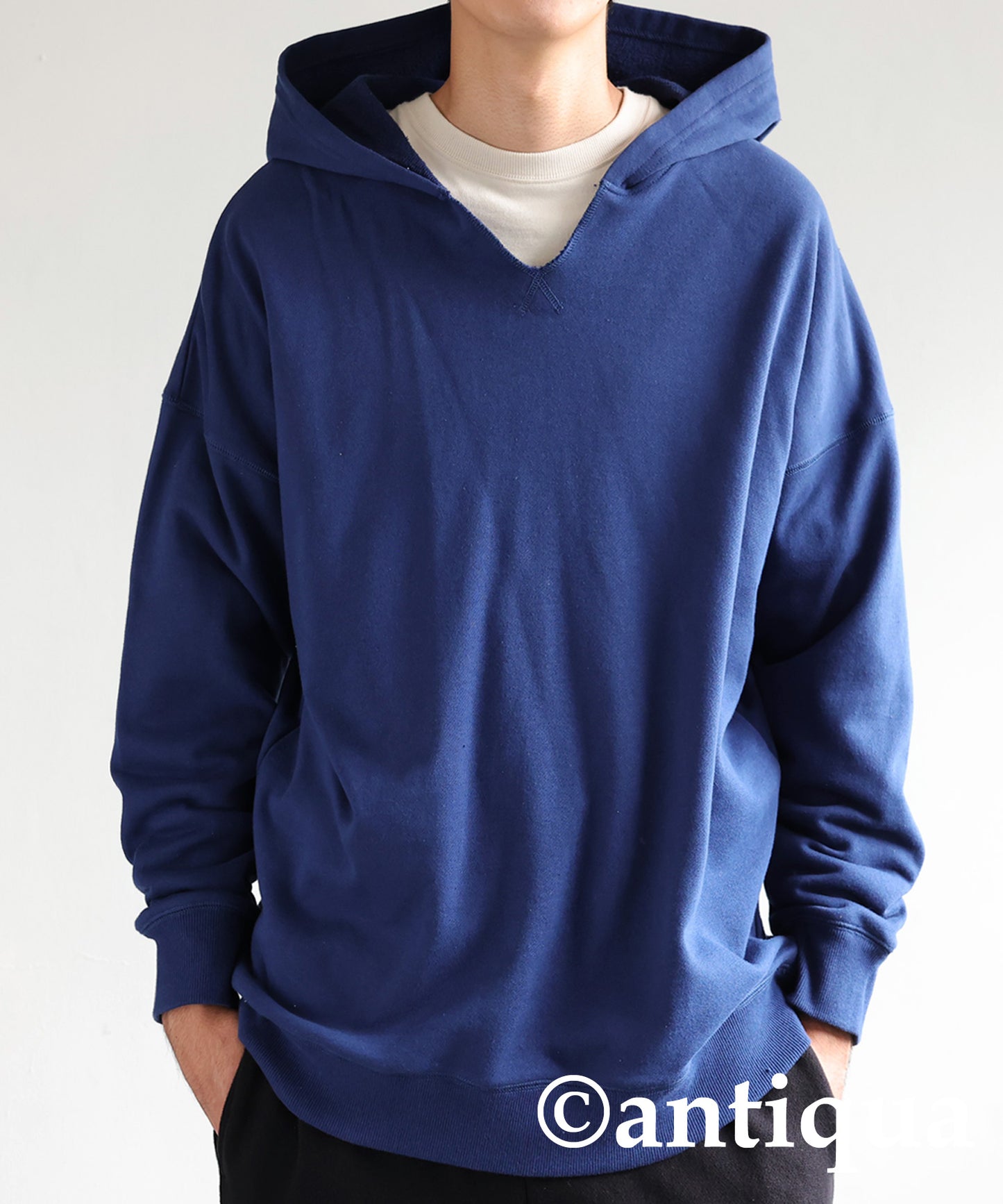 Men's hoodie slit neck wide range of color variations