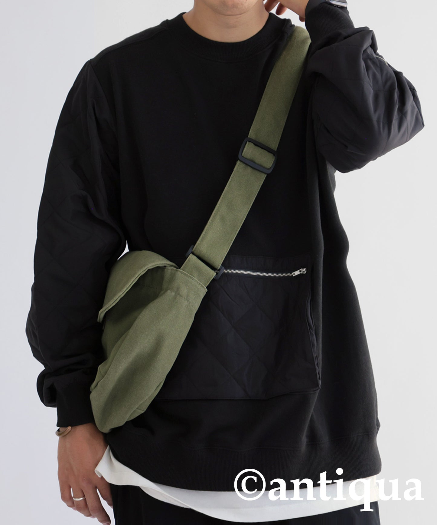 Different material pocket pull over Men's