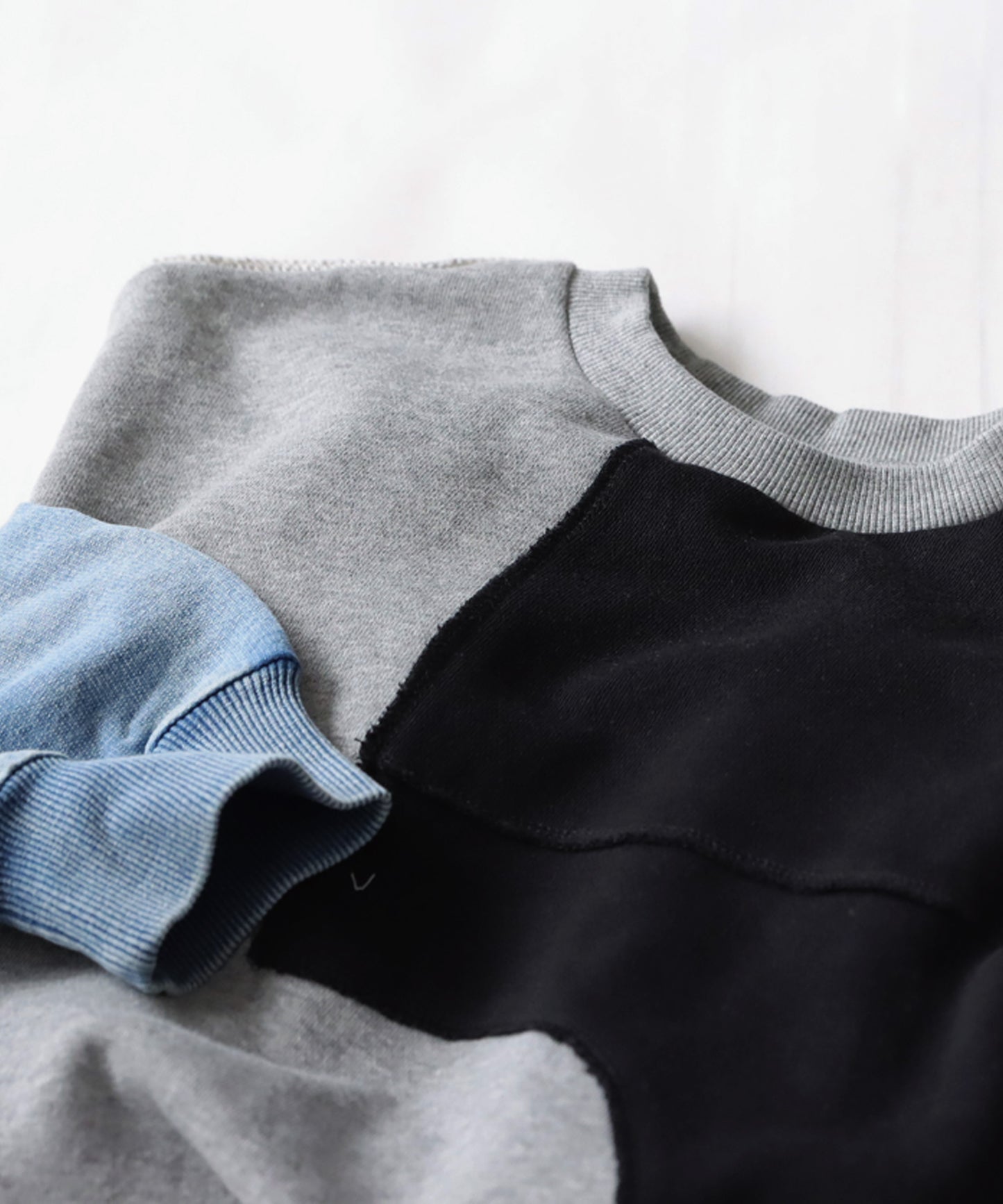 Switching Design Sweatshirt Ladies