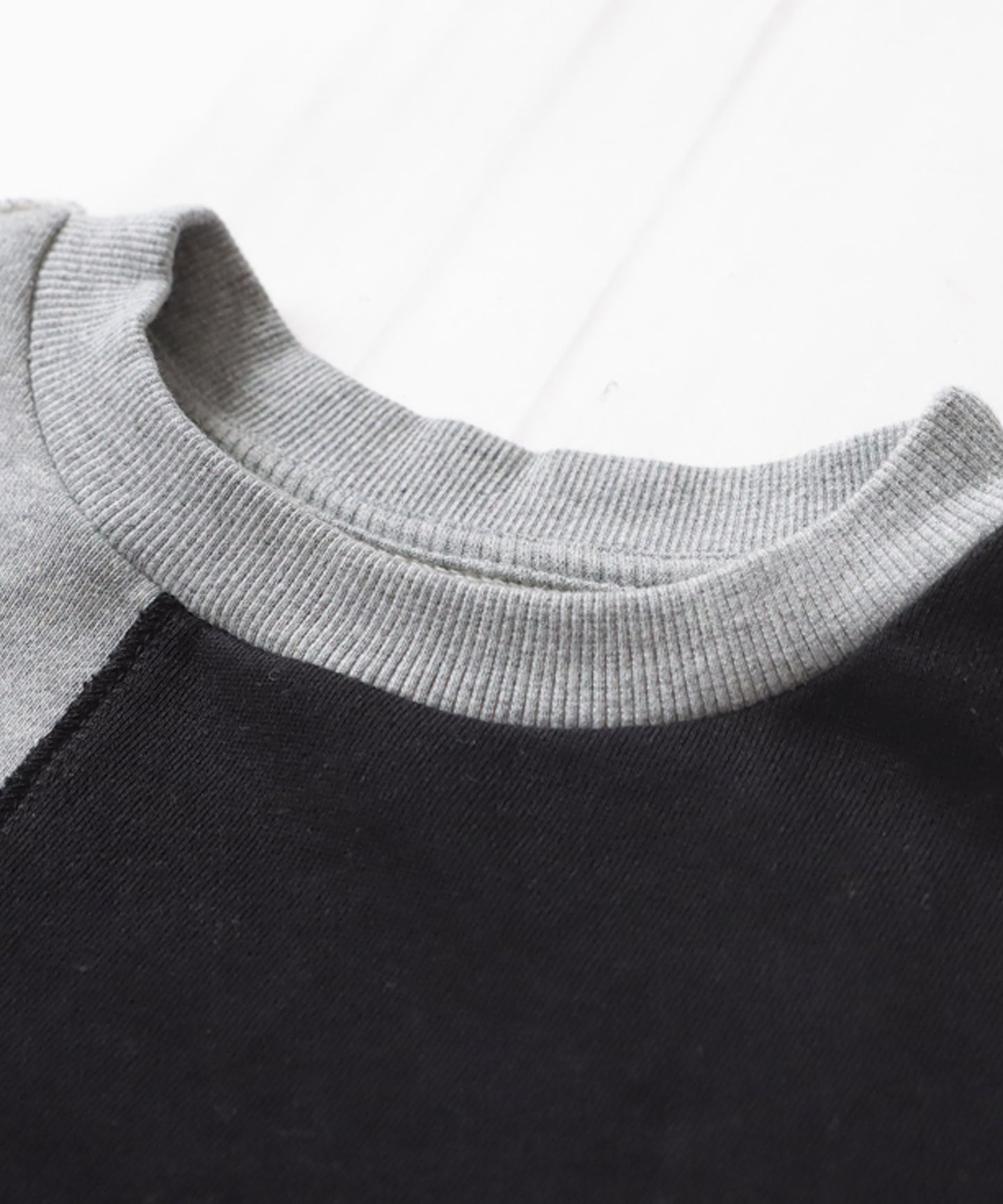 Switching Design Sweatshirt Ladies