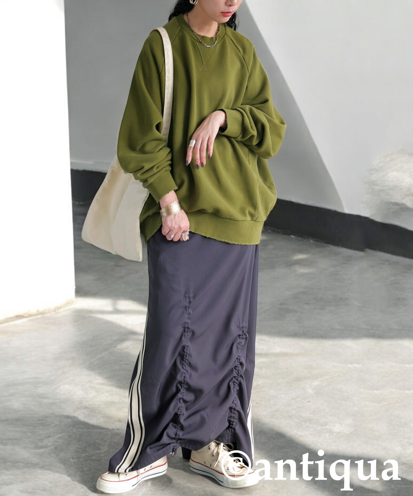 Damaged Raglan Sweatshirt Ladies