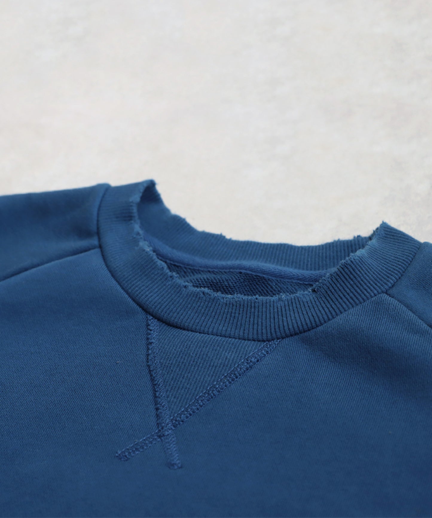 Damaged Raglan Sweatshirt Ladies