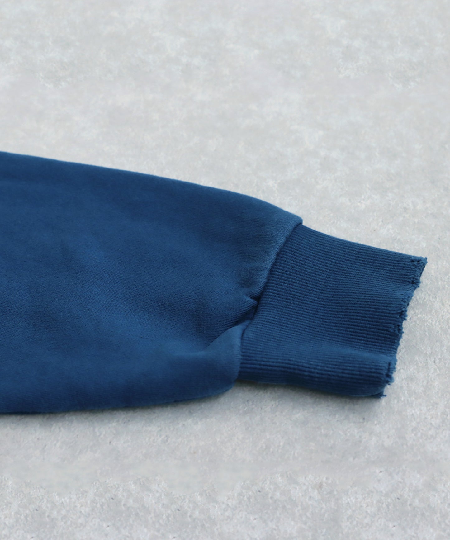 Damaged Raglan Sweatshirt Ladies