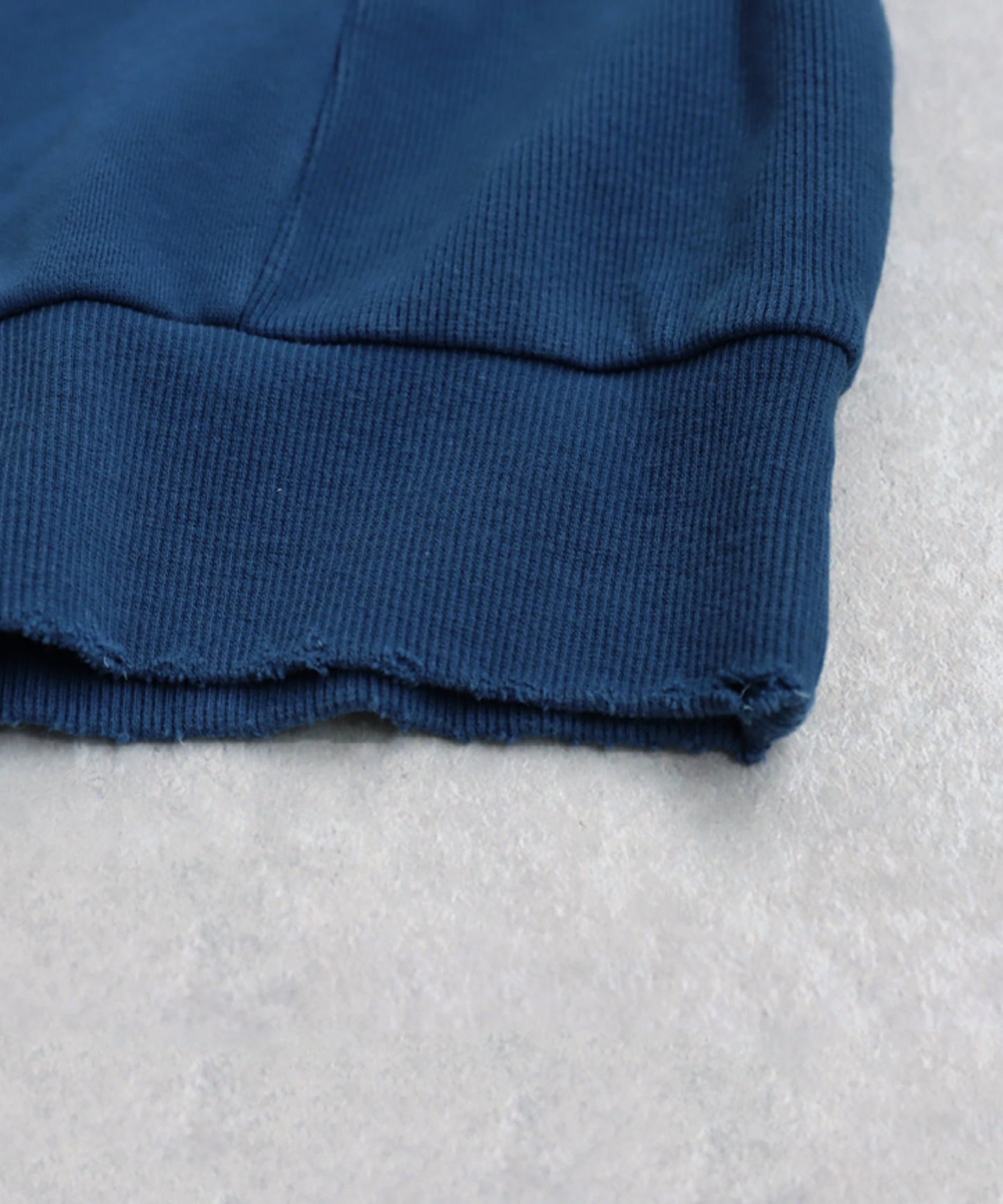 Damaged Raglan Sweatshirt Ladies