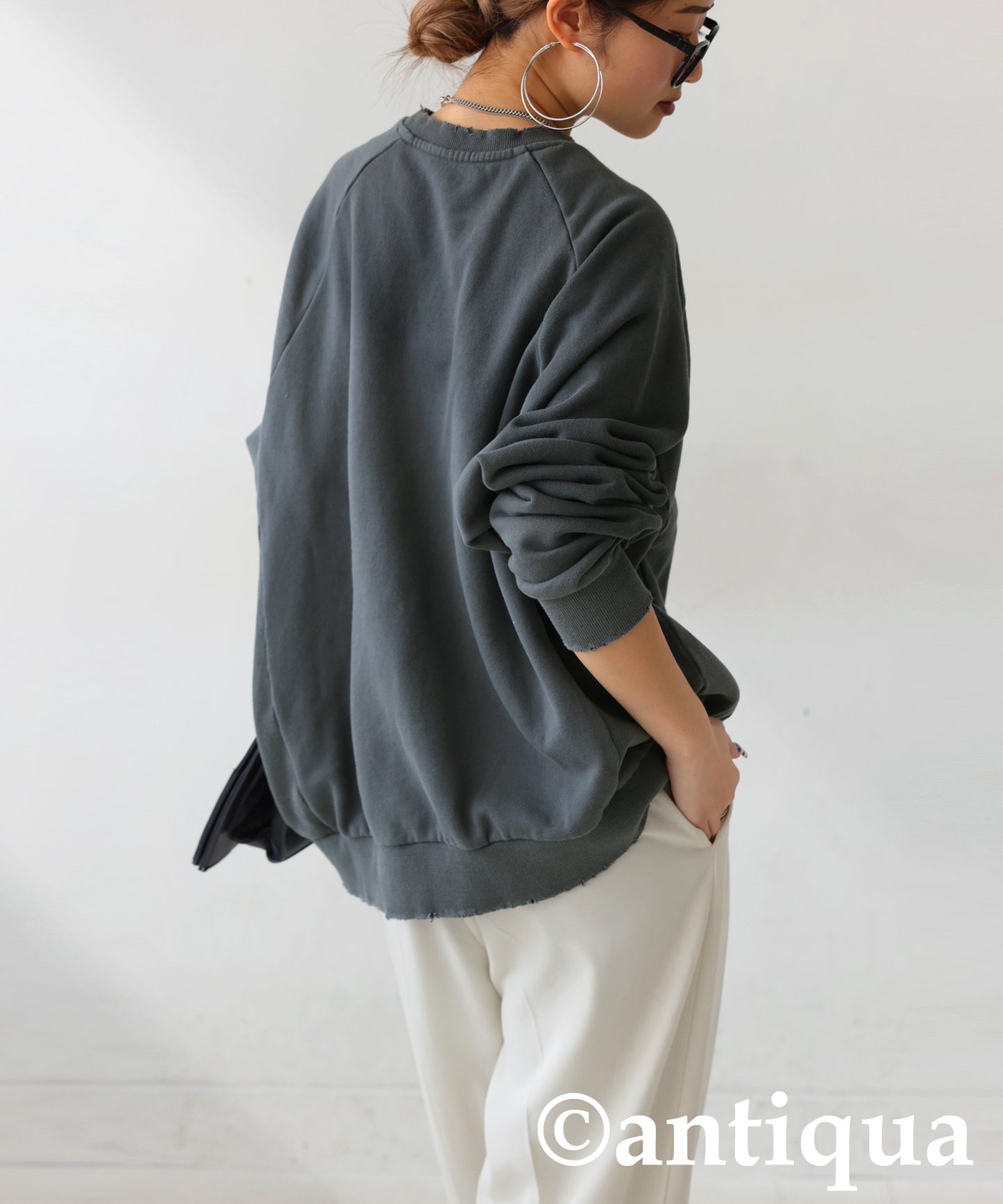 Damaged Raglan Sweatshirt Ladies