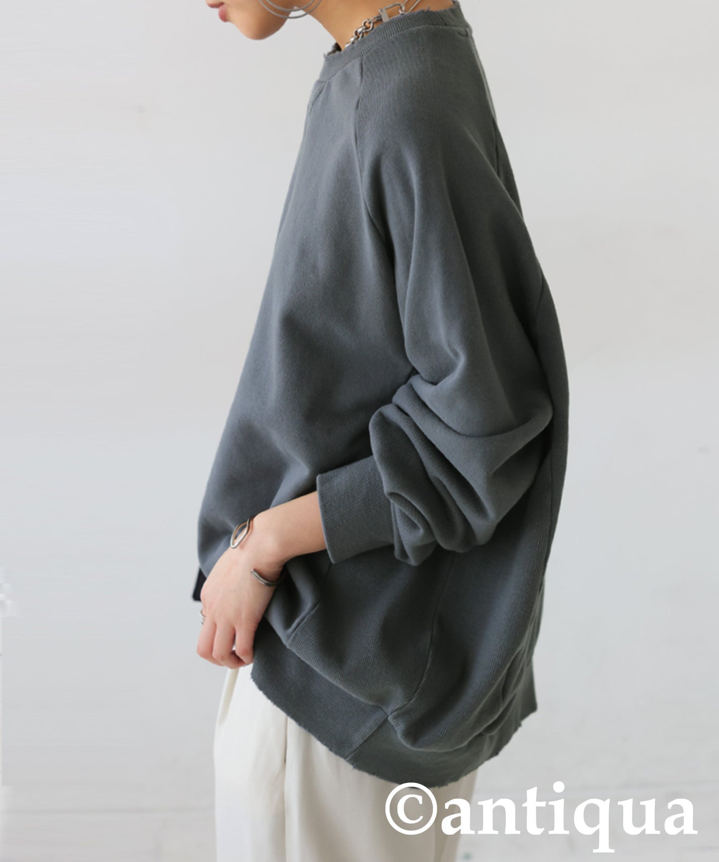 Damaged Raglan Sweatshirt Ladies