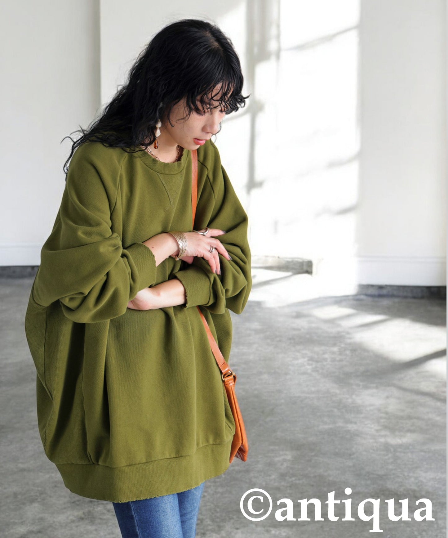 Damaged Raglan Sweatshirt Ladies