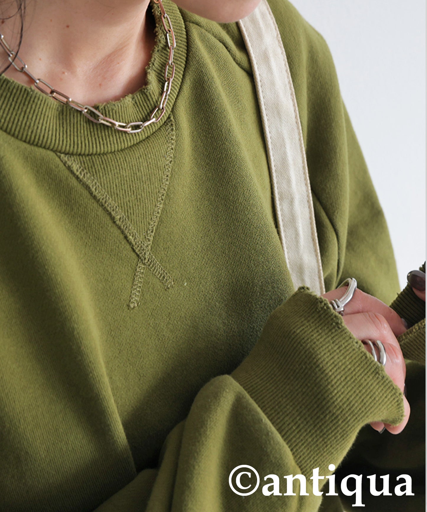 Damaged Raglan Sweatshirt Ladies