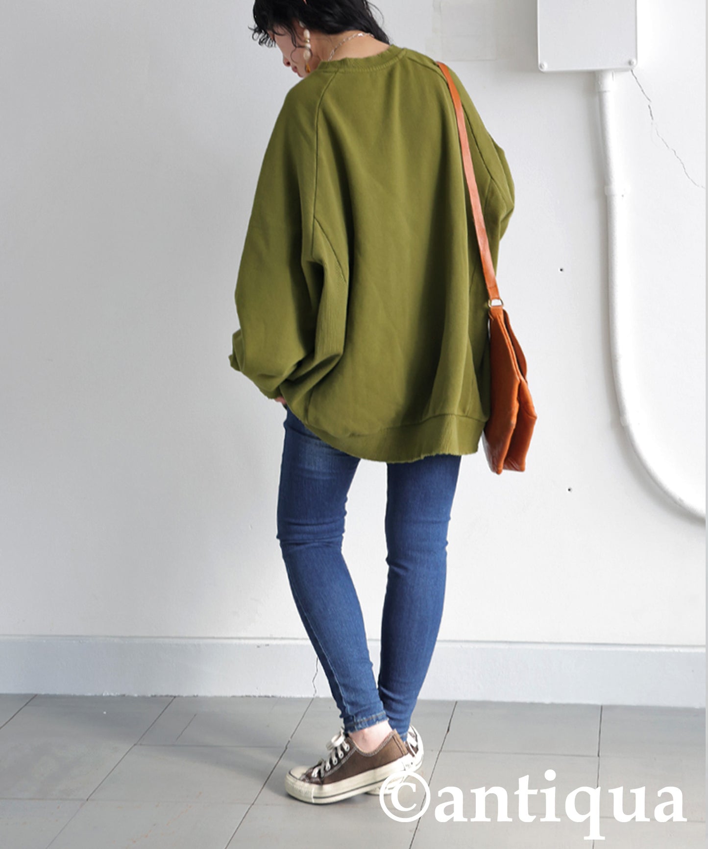 Damaged Raglan Sweatshirt Ladies