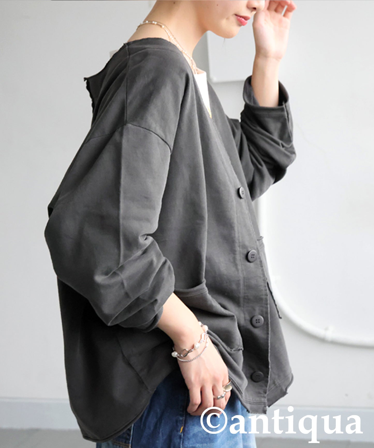 V-Neck Cardigan Ladies