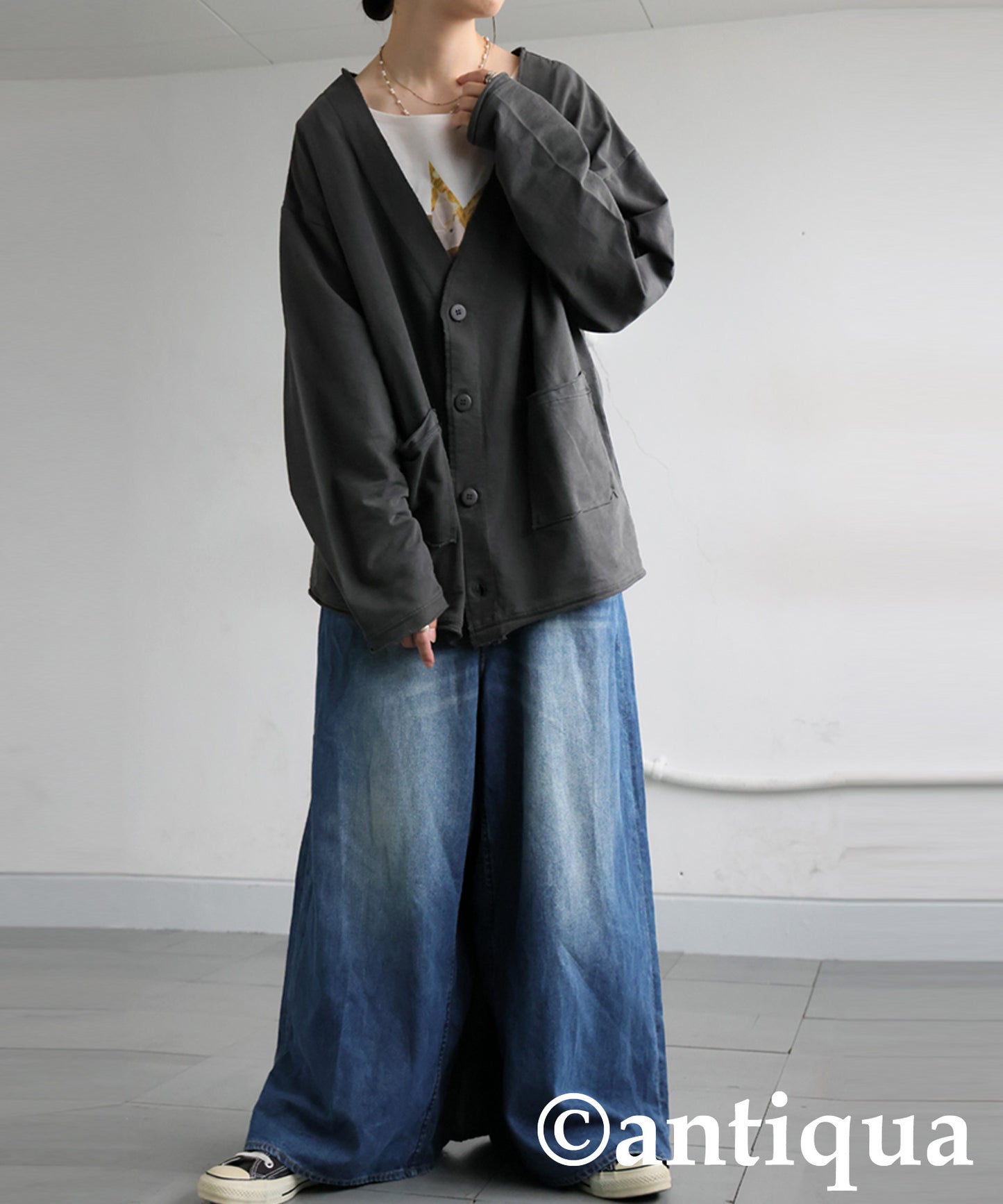 V-Neck Cardigan Ladies