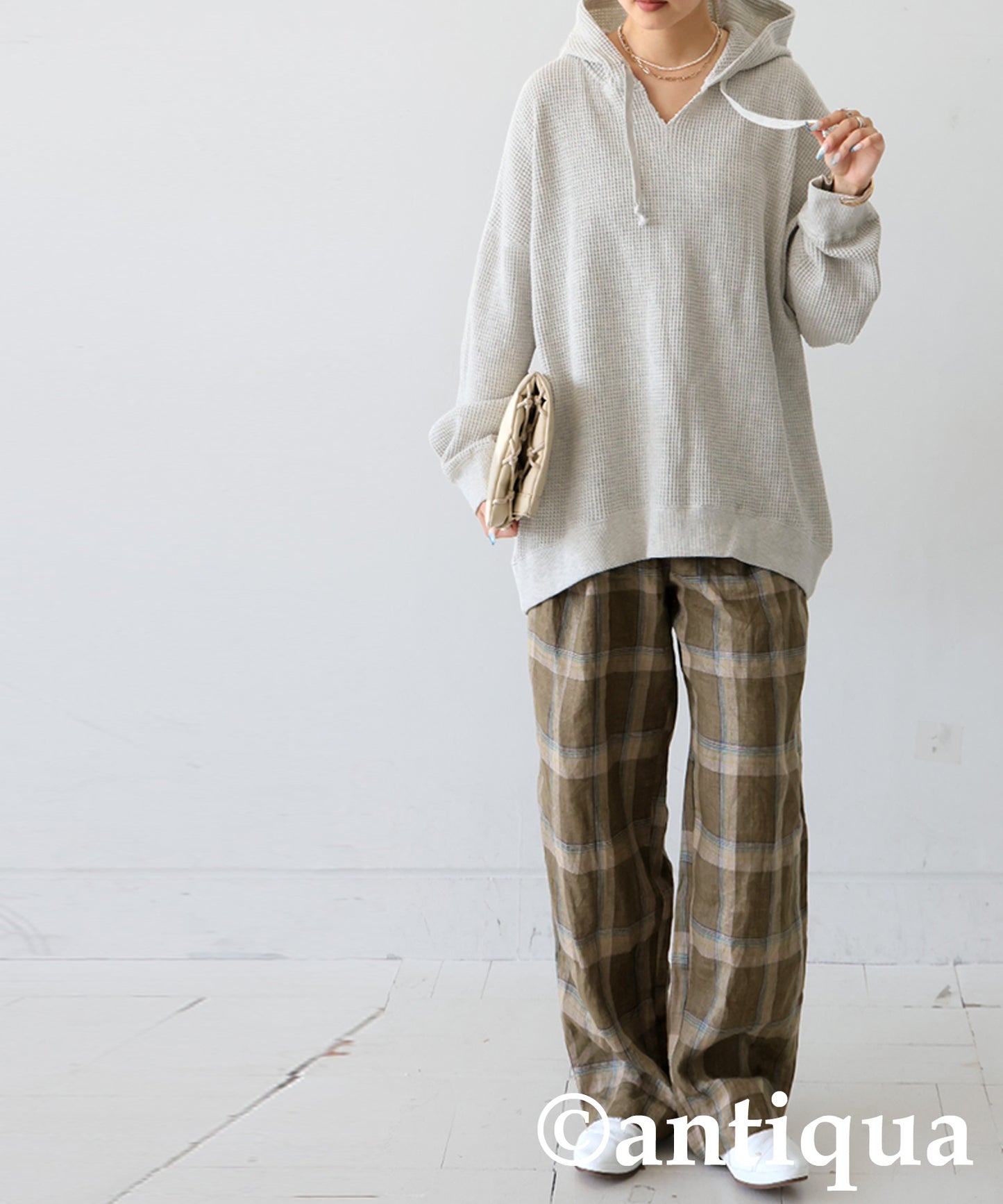 Gusset-Style Neck Hoodie Ladies