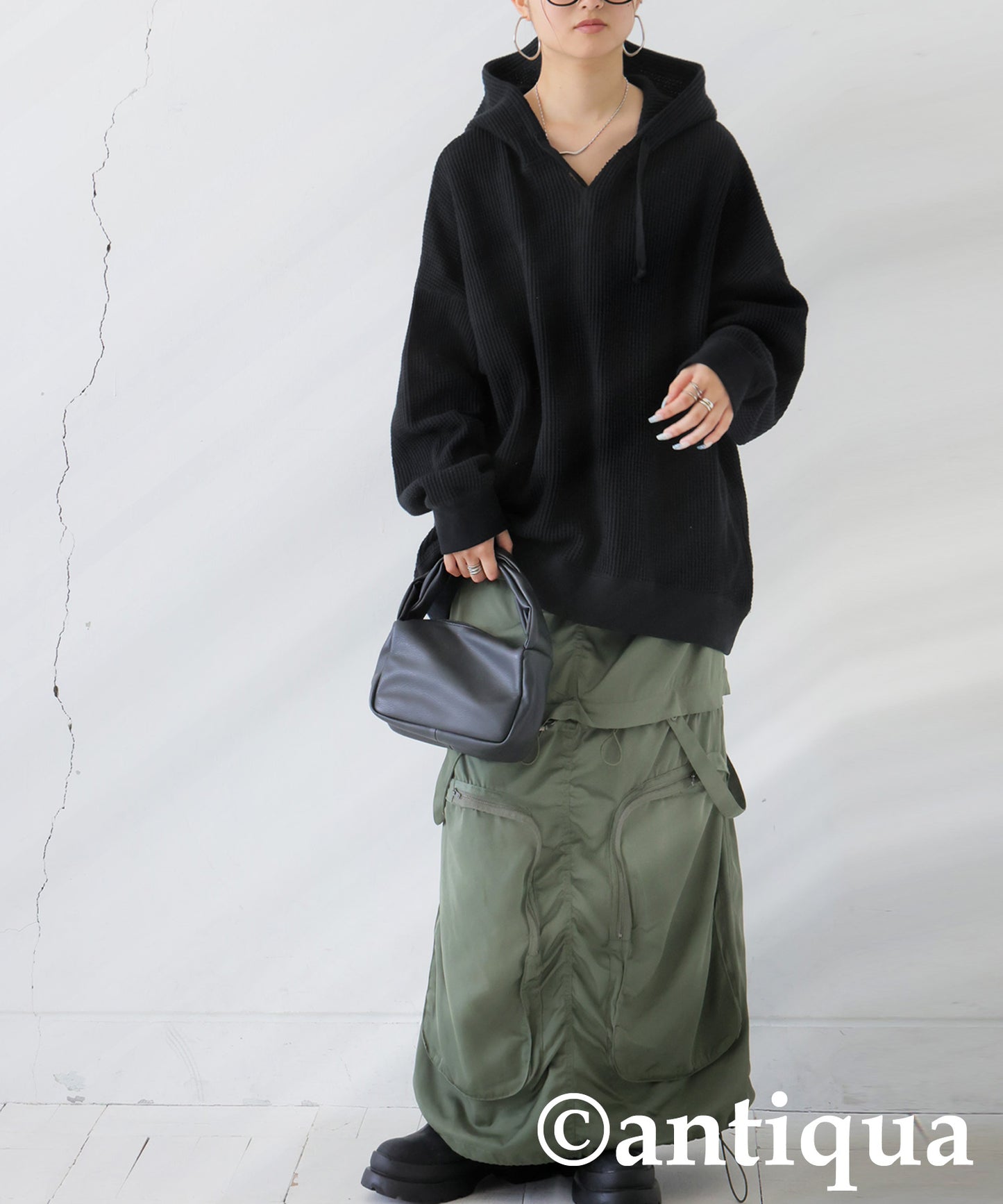 Gusset-Style Neck Hoodie Ladies