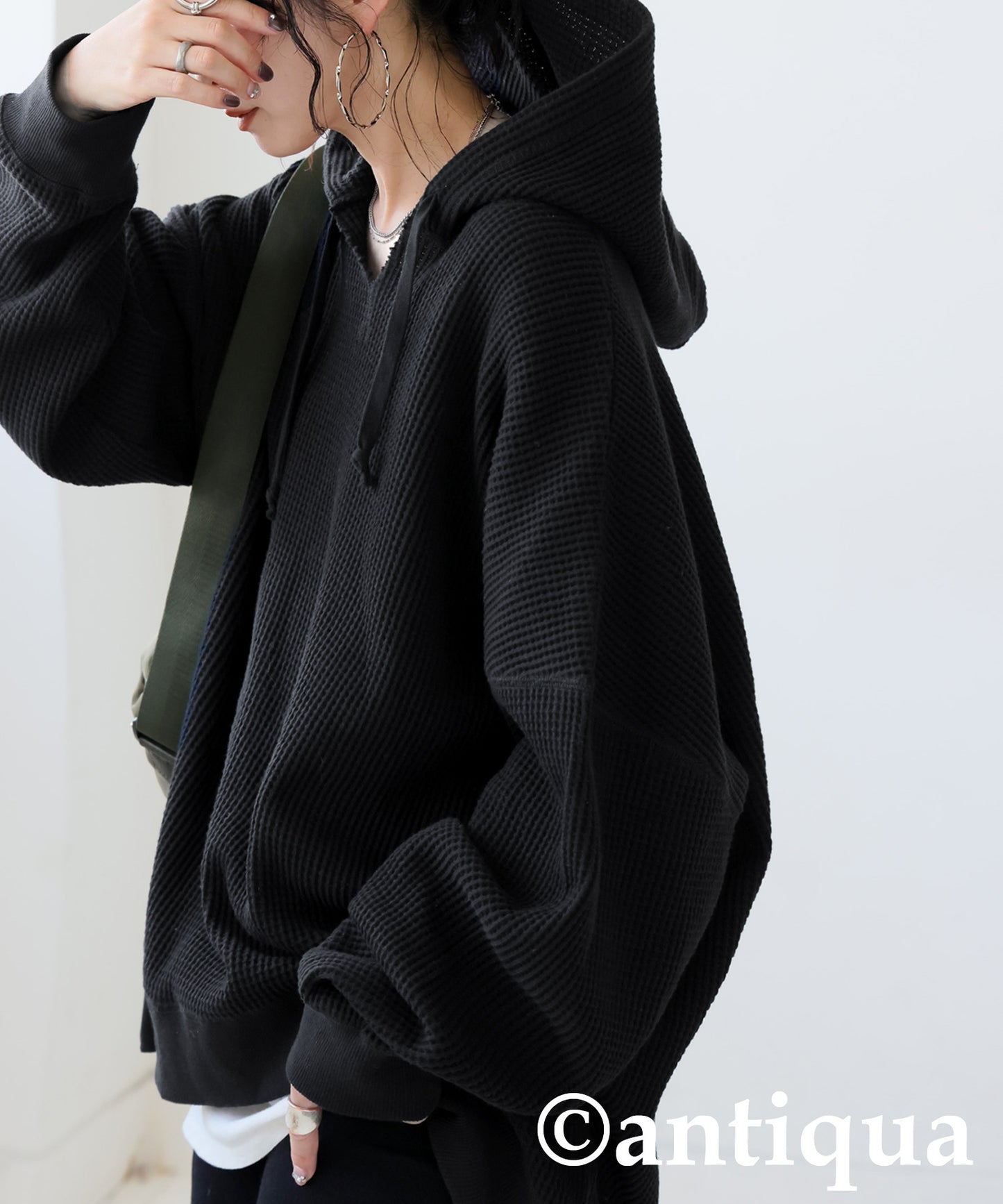 Gusset-Style Neck Hoodie Ladies