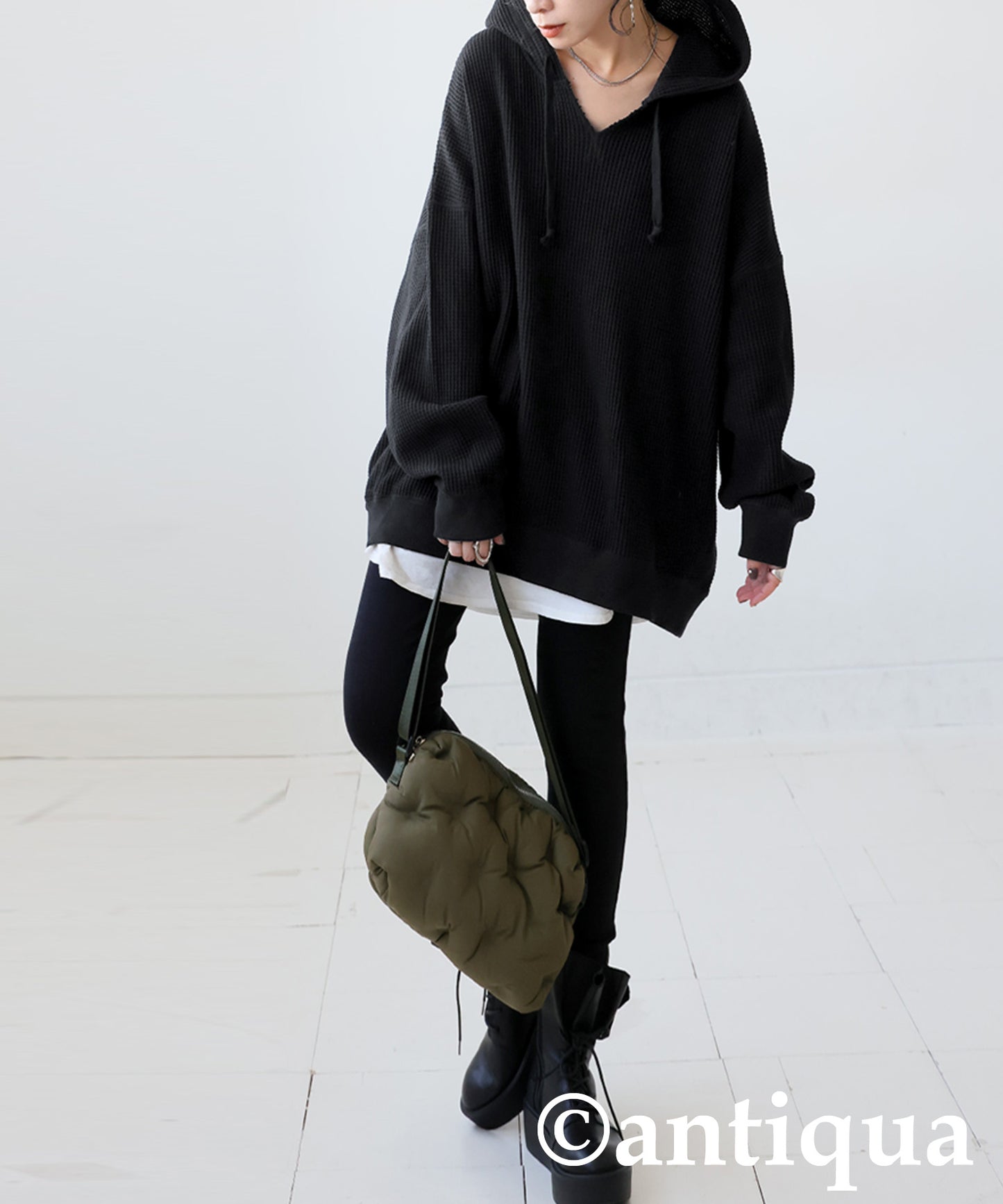 Gusset-Style Neck Hoodie Ladies