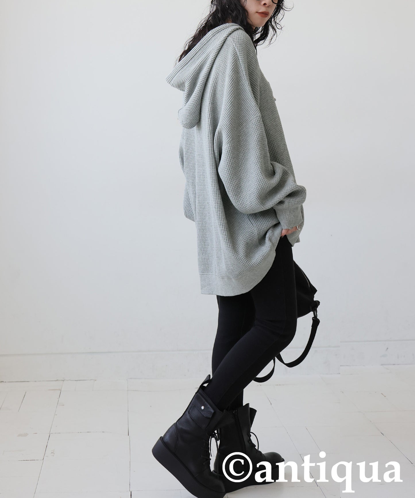 Gusset-Style Neck Hoodie Ladies