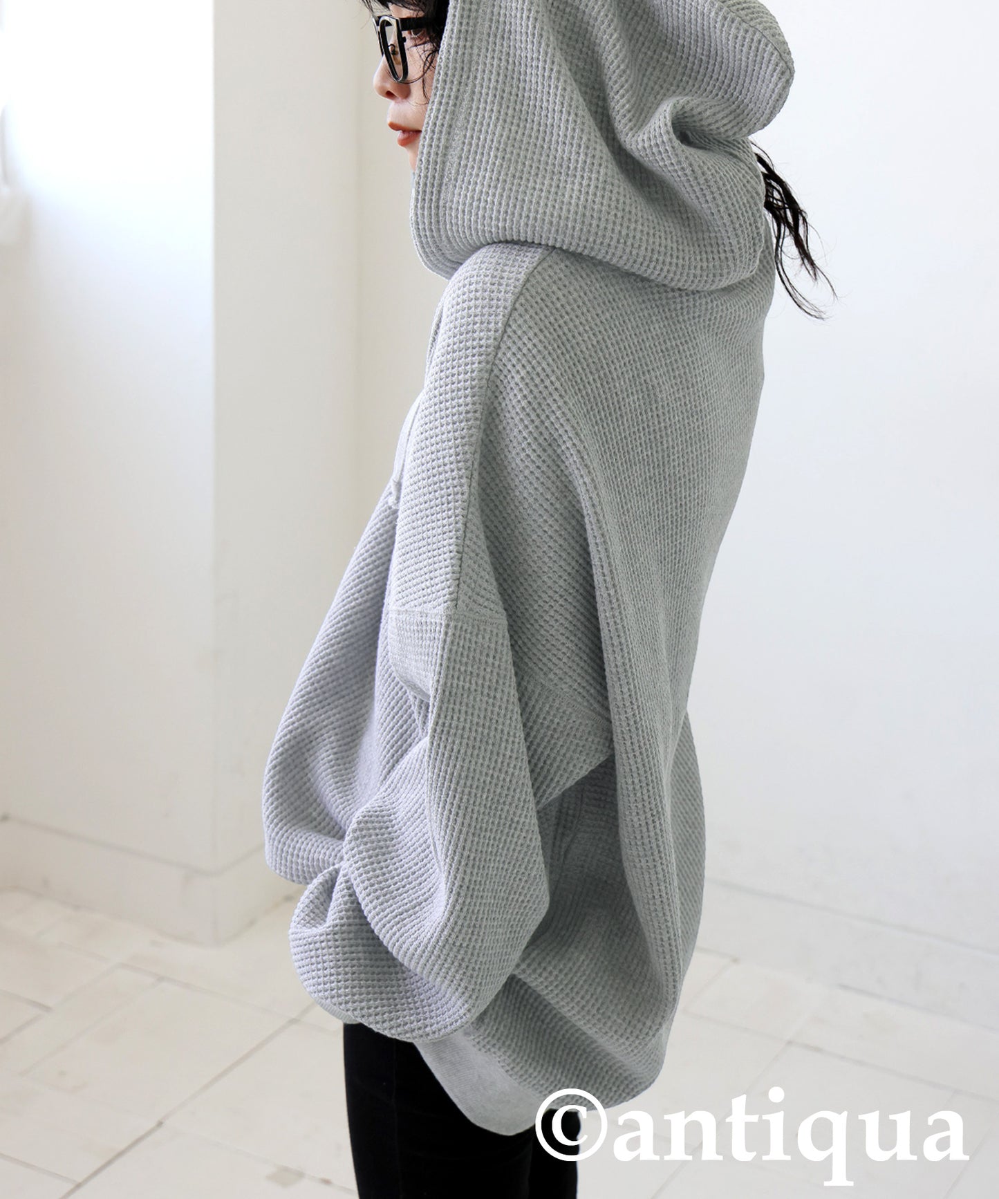 Gusset-Style Neck Hoodie Ladies