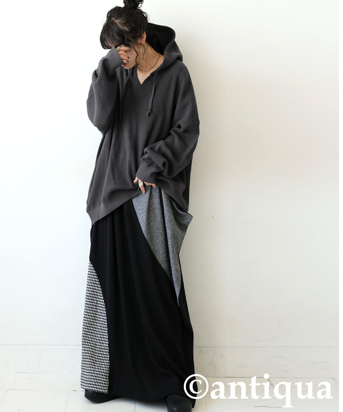 Gusset-Style Neck Hoodie Ladies